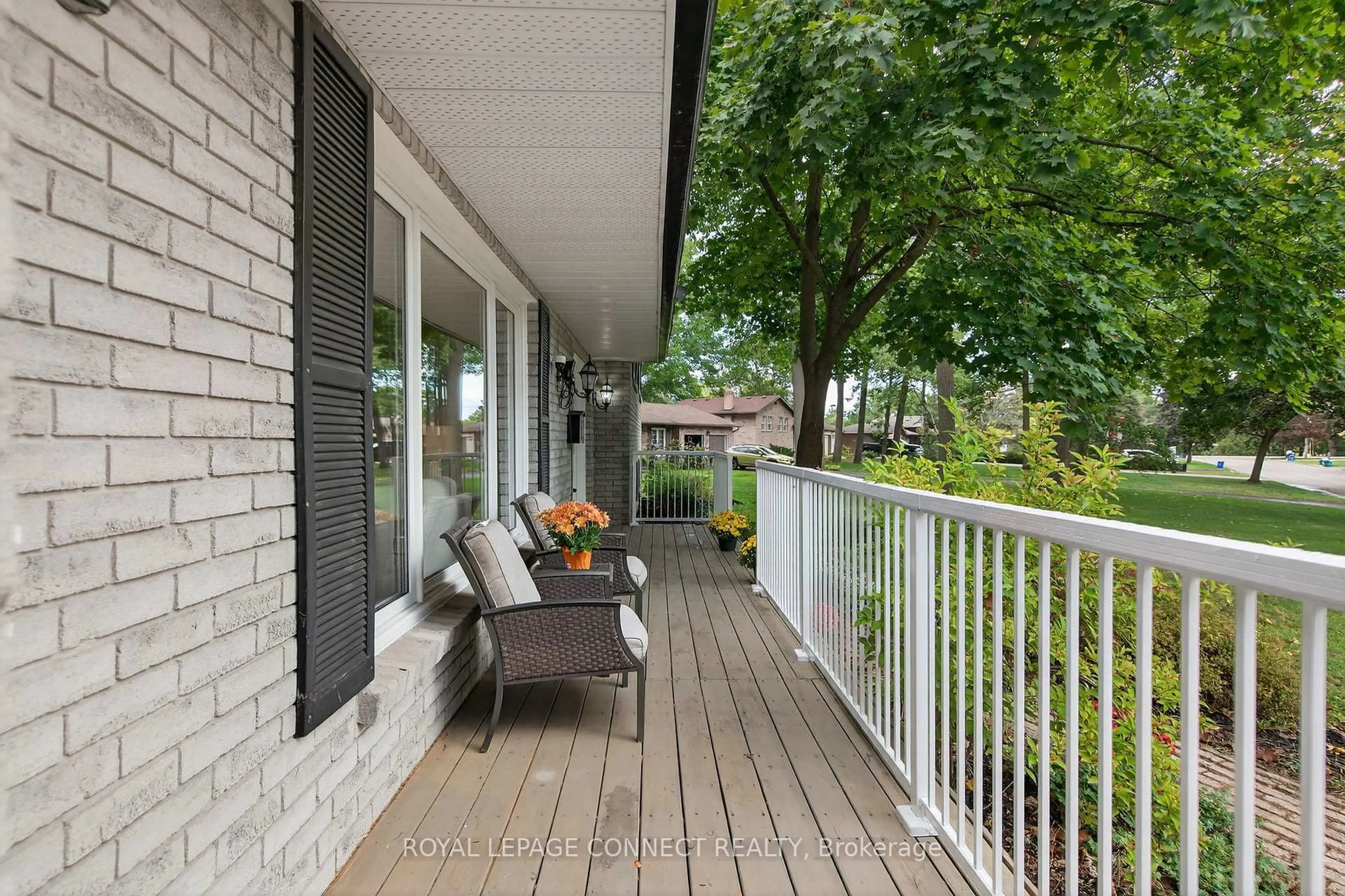 Patio, unknown for 10 Donaldson Rd, East Gwillimbury Ontario L9N 1J2