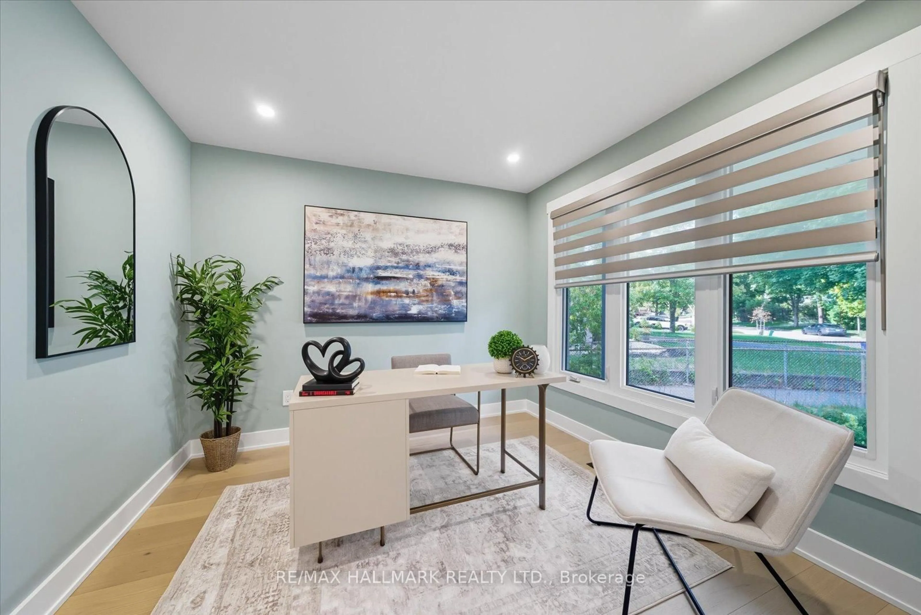 Living room with furniture, unknown for 11 Avondale Cres, Markham Ontario L3P 2J9