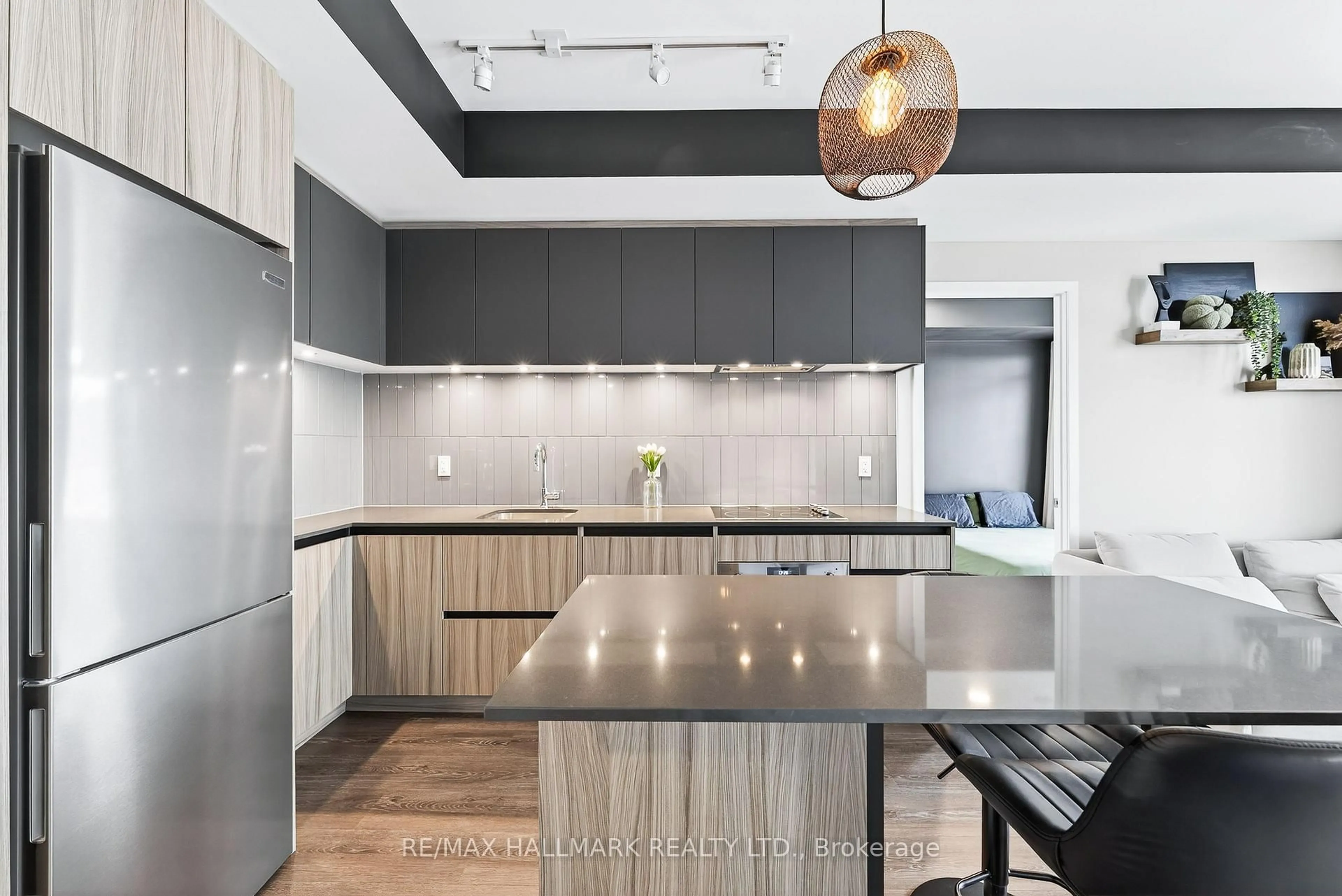 Contemporary kitchen, unknown for 7950 Bathurst St #901, Vaughan Ontario L4J 0L4