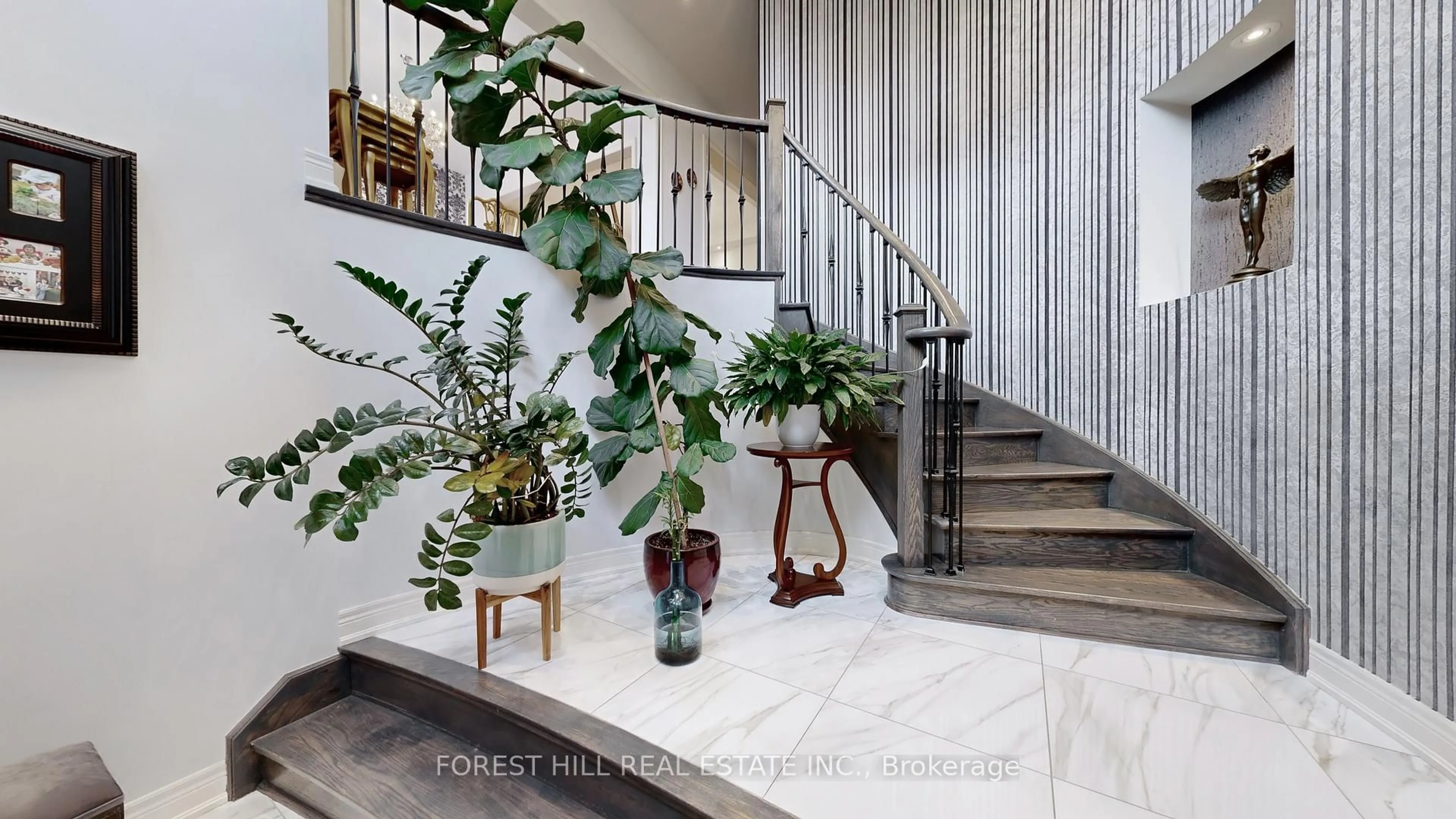 Indoor entryway for 135 Abner Miles Dr, Vaughan Ontario L6A 4X4