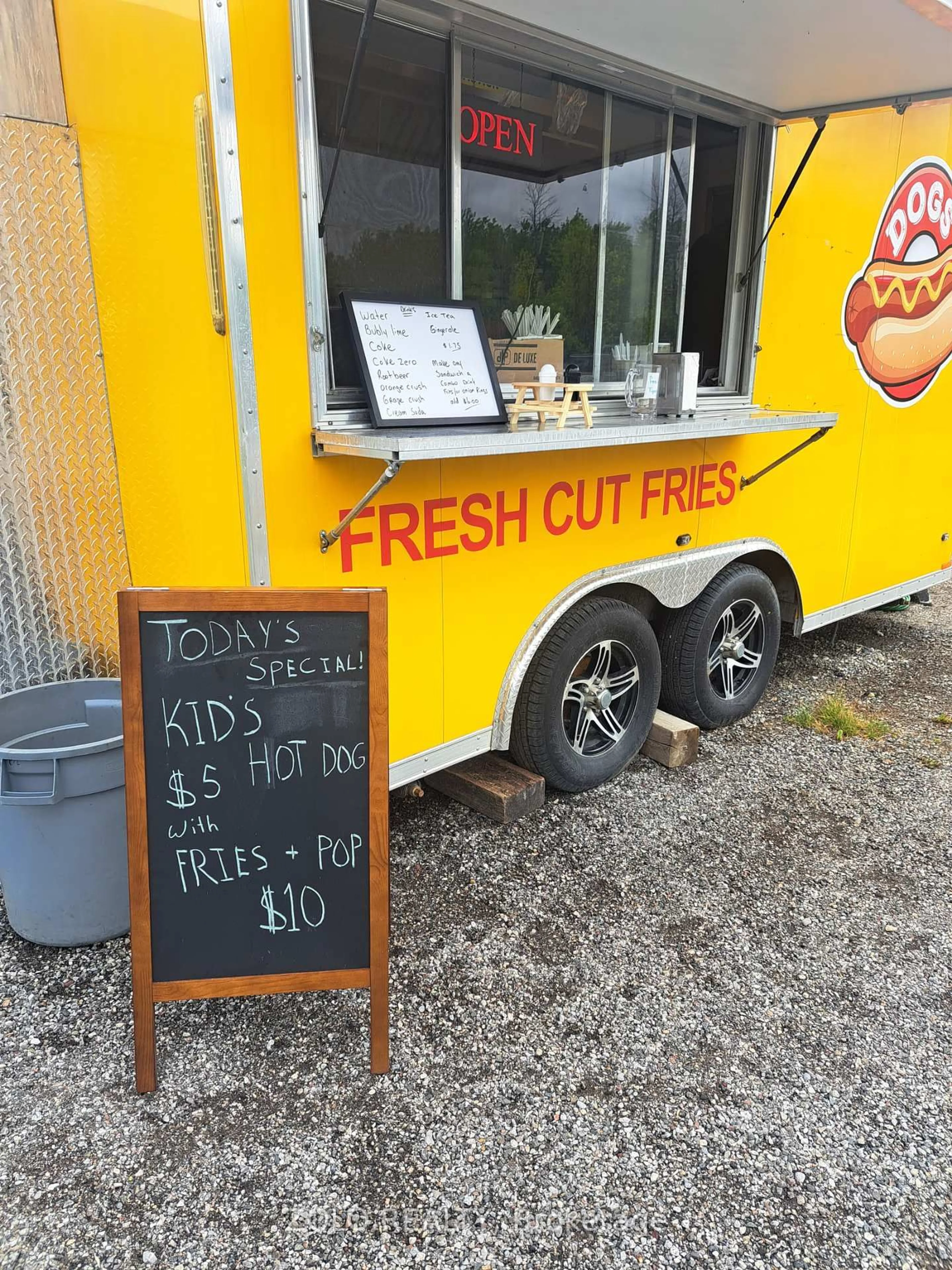 Blurry image for 1035 Metro Rd, Georgina Ontario L4P 3E9