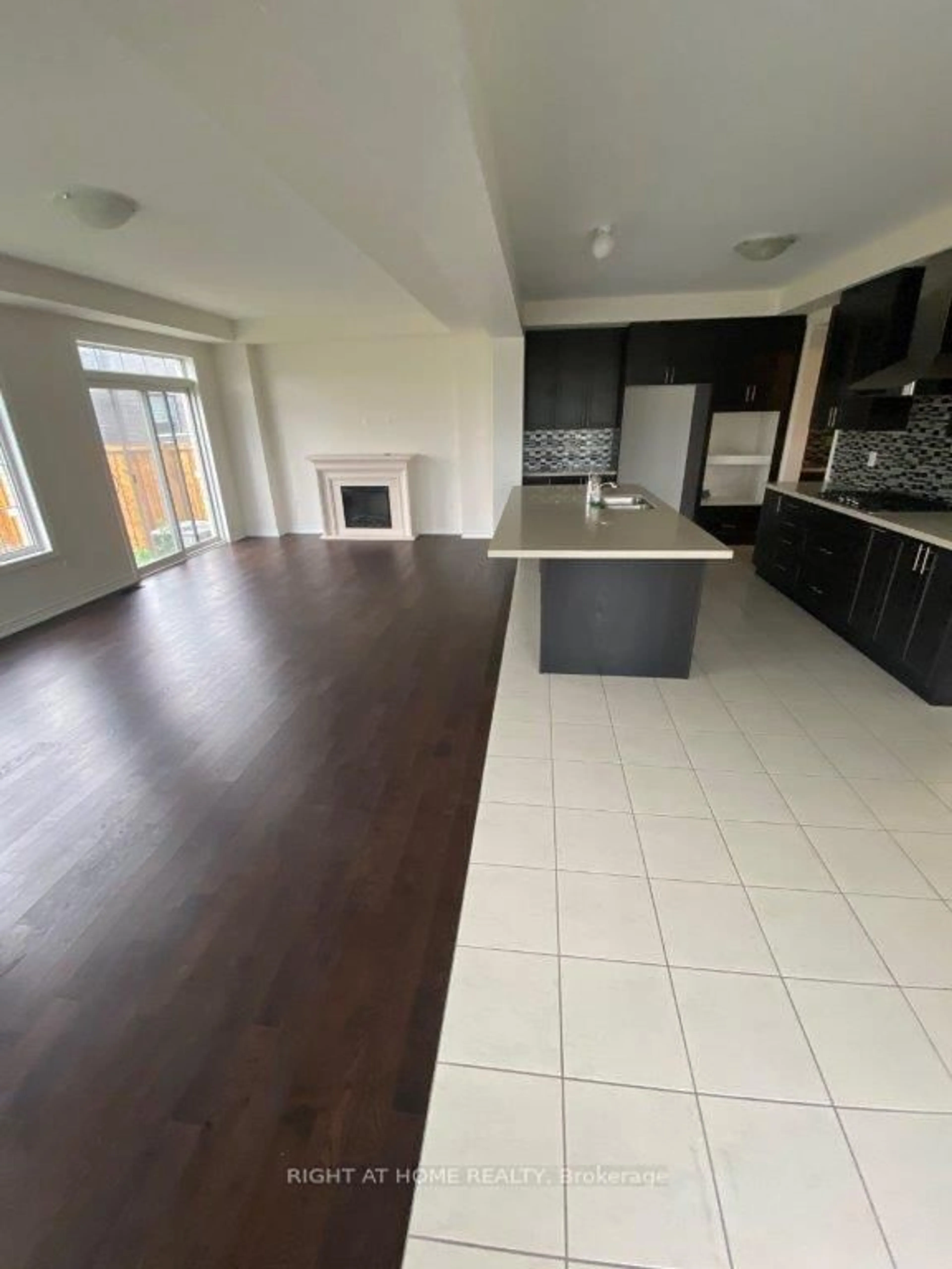 Open concept kitchen, unknown for 287 Boundary Blvd, Whitchurch-Stouffville Ontario L4A 1H8