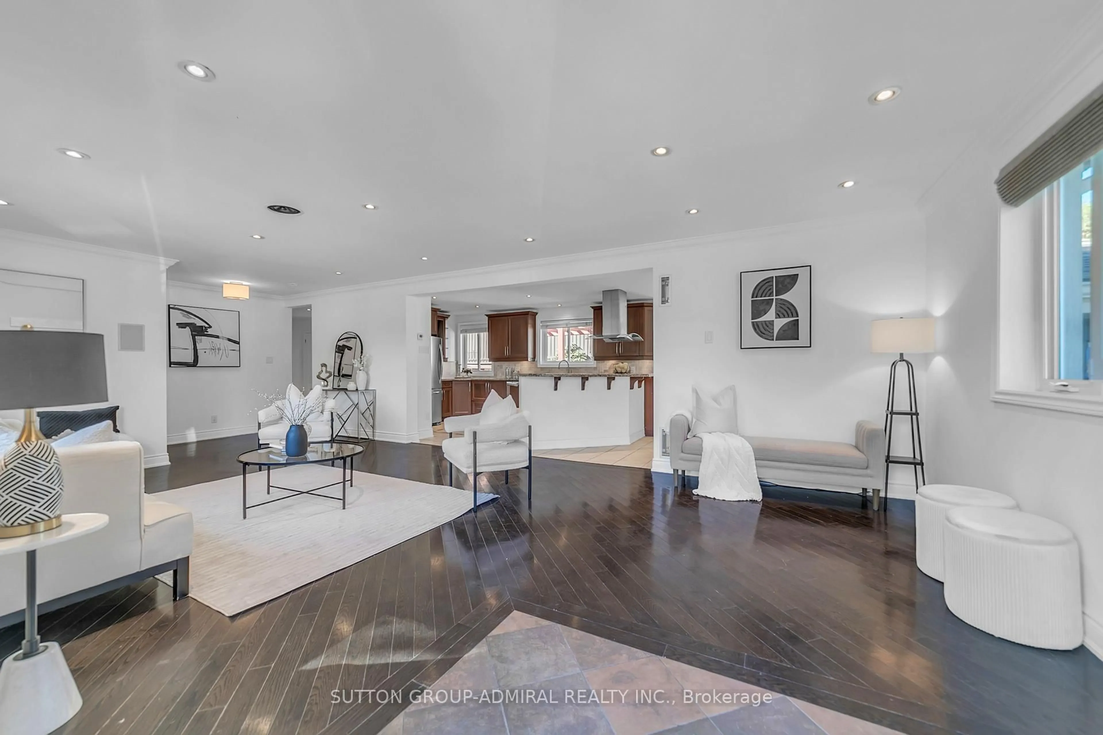 Unknown for 19290 Yonge St, East Gwillimbury Ontario L9N 1L5