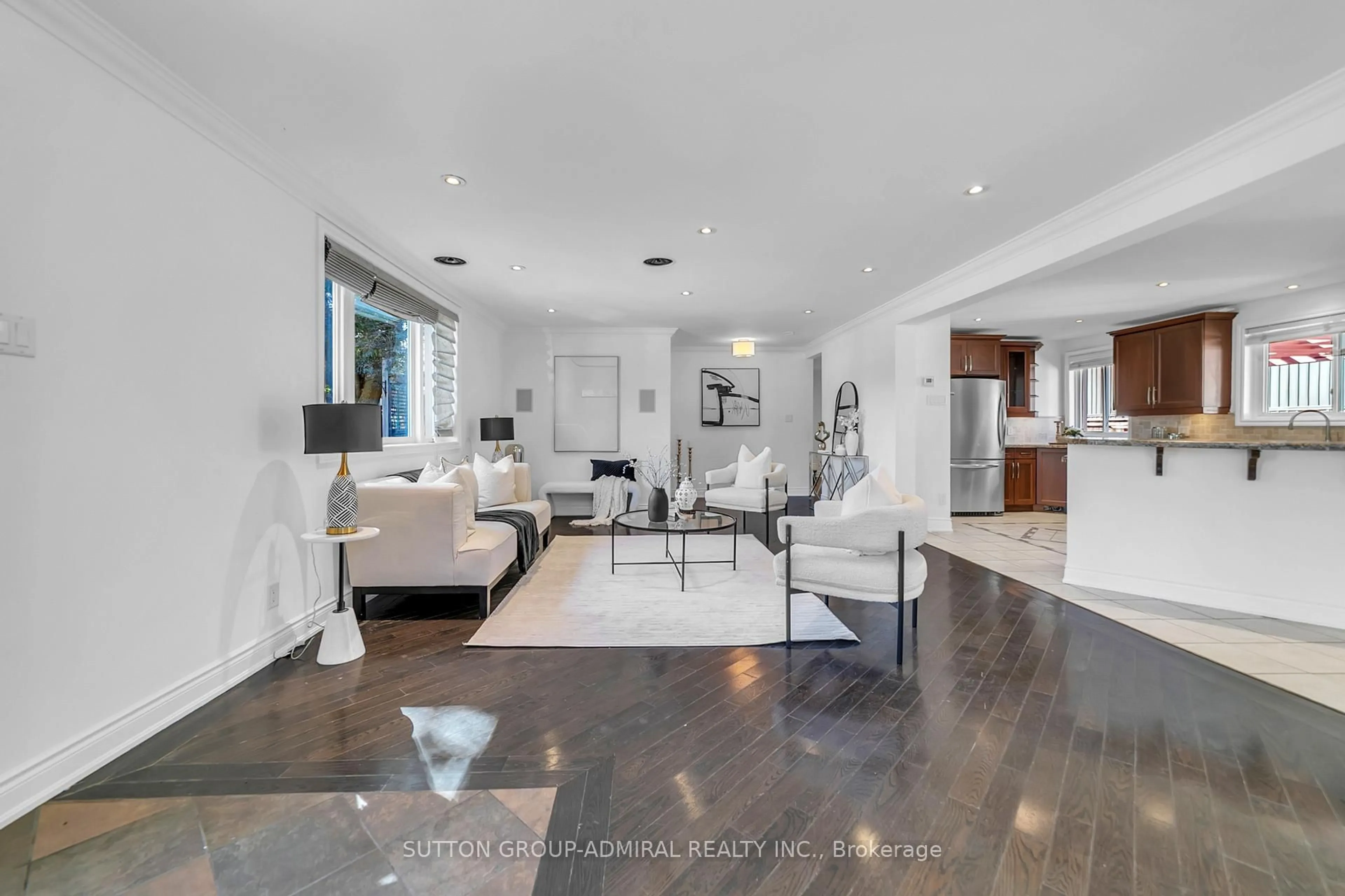 Unknown for 19290 Yonge St, East Gwillimbury Ontario L9N 1L5