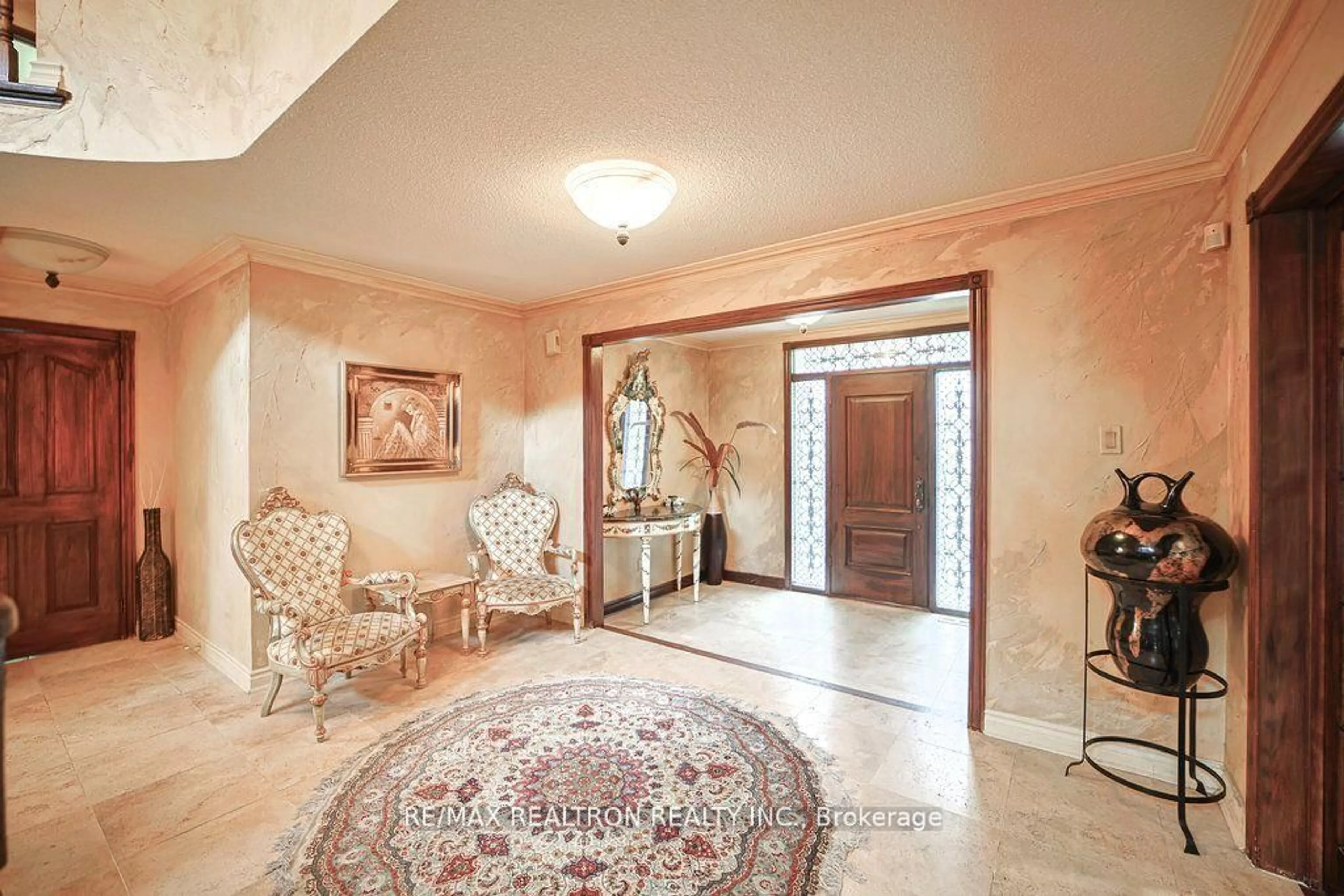 Indoor foyer for 188 Strathearn Ave, Richmond Hill Ontario L4B 2S6