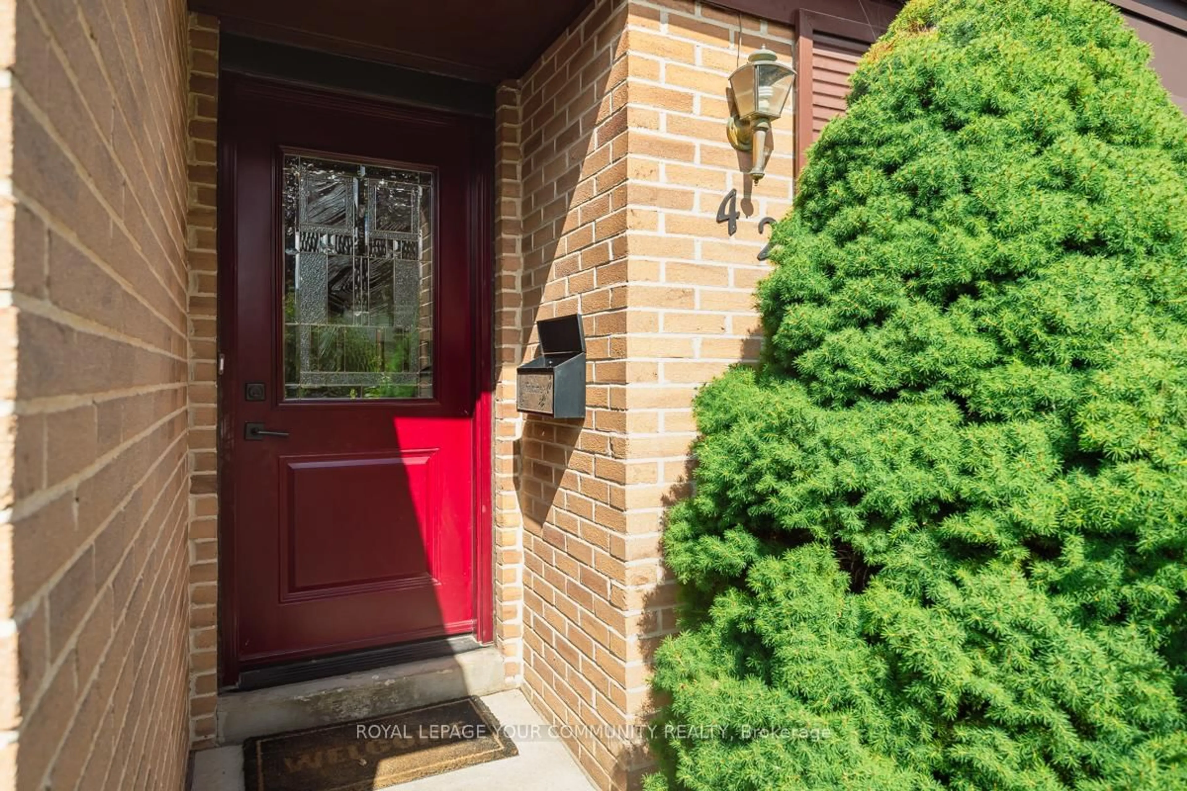 Indoor entryway for 42 Lillooet Cres, Richmond Hill Ontario L4C 5A7