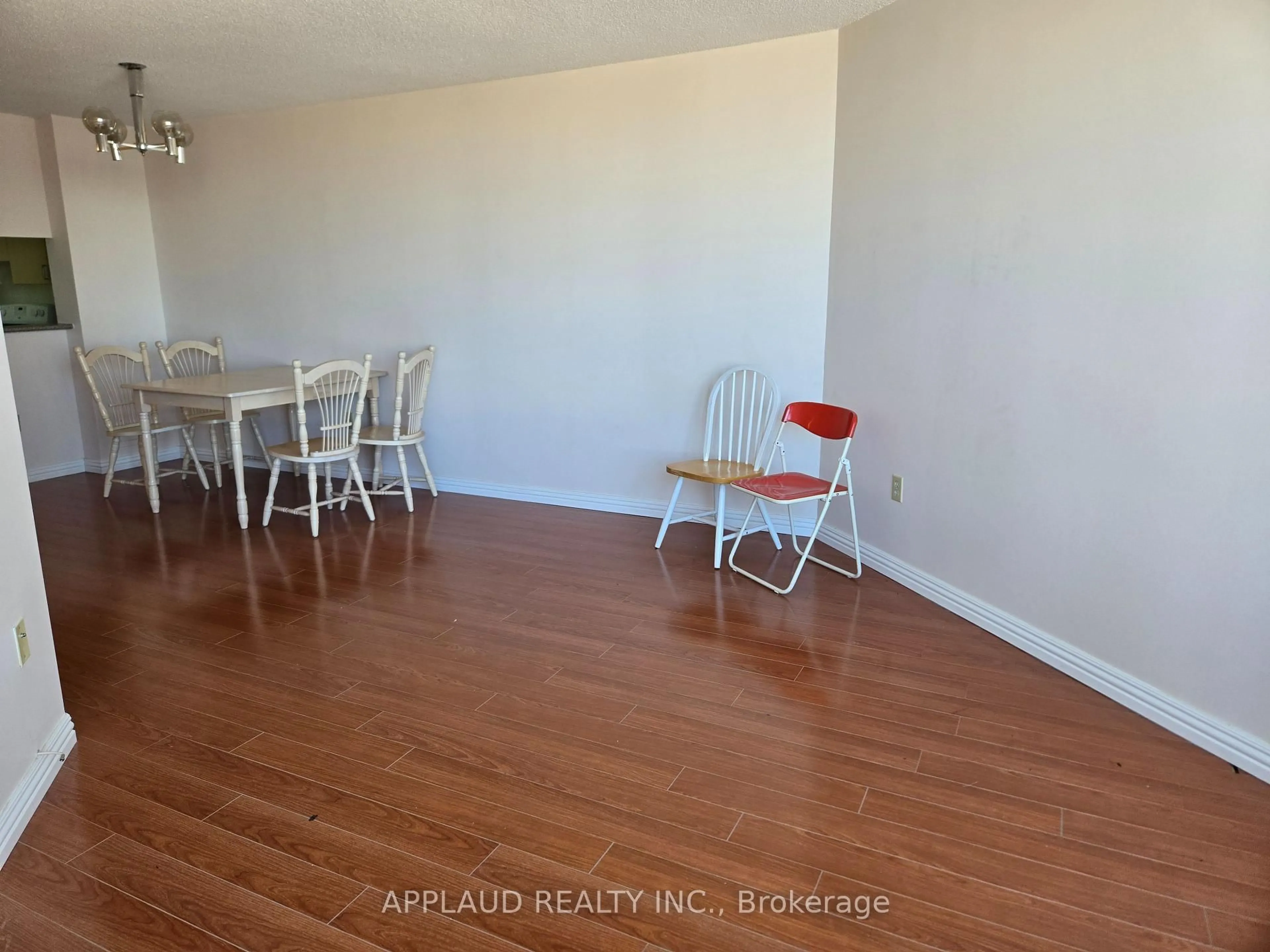 A pic of a room for 7460 Bathurst St #1401, Vaughan Ontario L4J 7K9