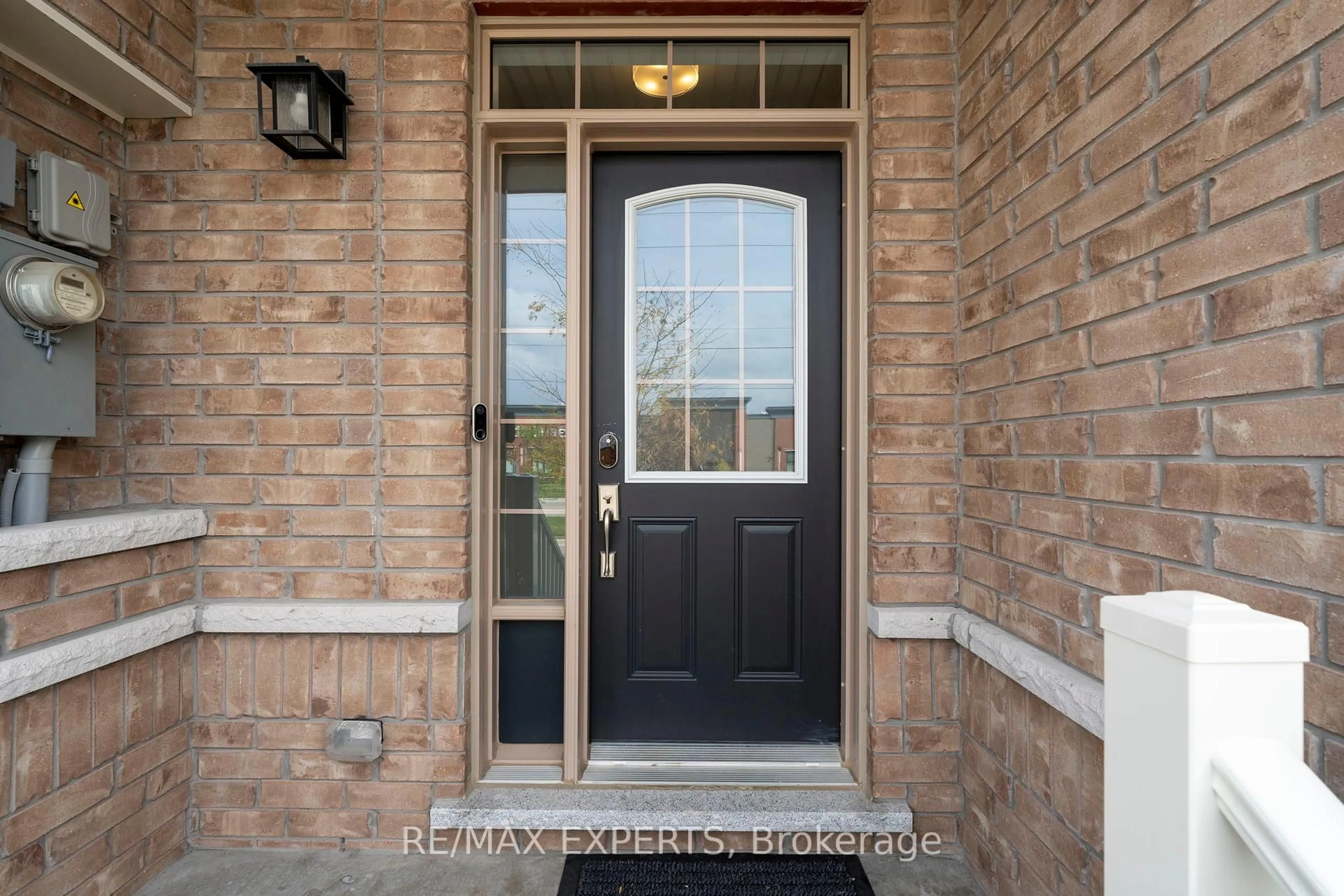 Indoor entryway for 78 Clifford Cres, New Tecumseth Ontario L0G 1W0