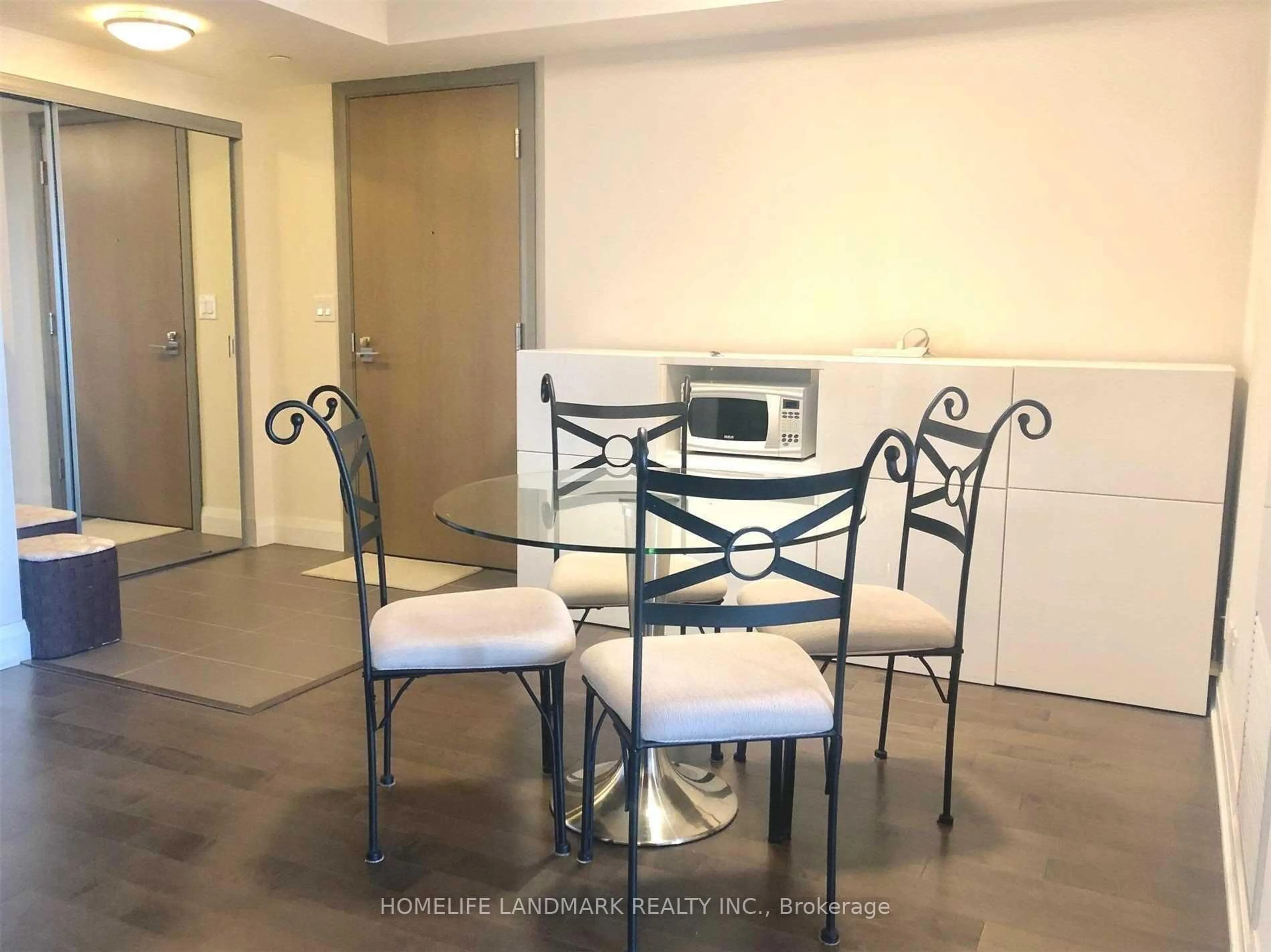 A pic of a room for 18 Uptown Dr #2105, Markham Ontario L3R 9R1