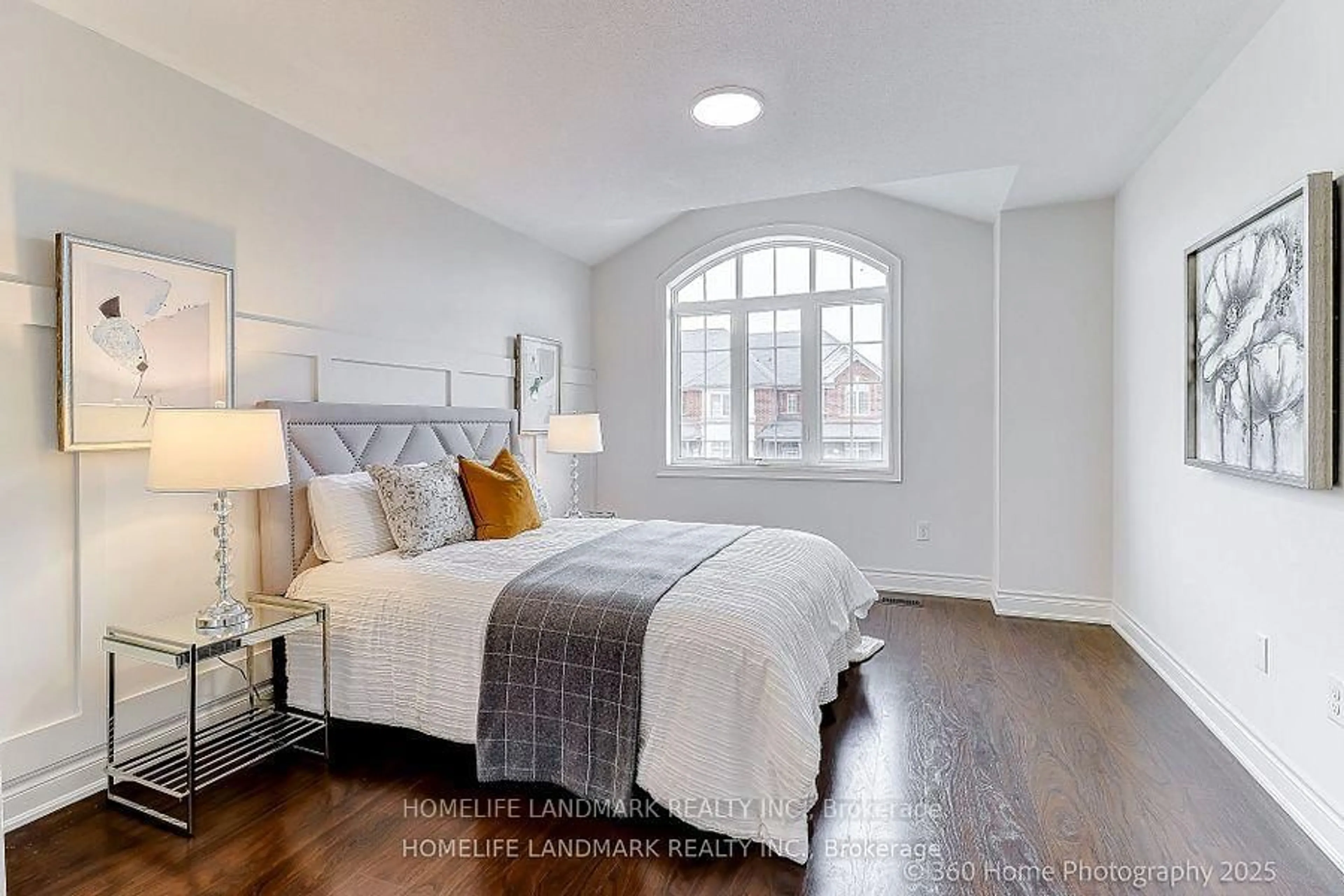 Bedroom with bed, unknown for 16 Beechborough Cres, East Gwillimbury Ontario L9N 0P2