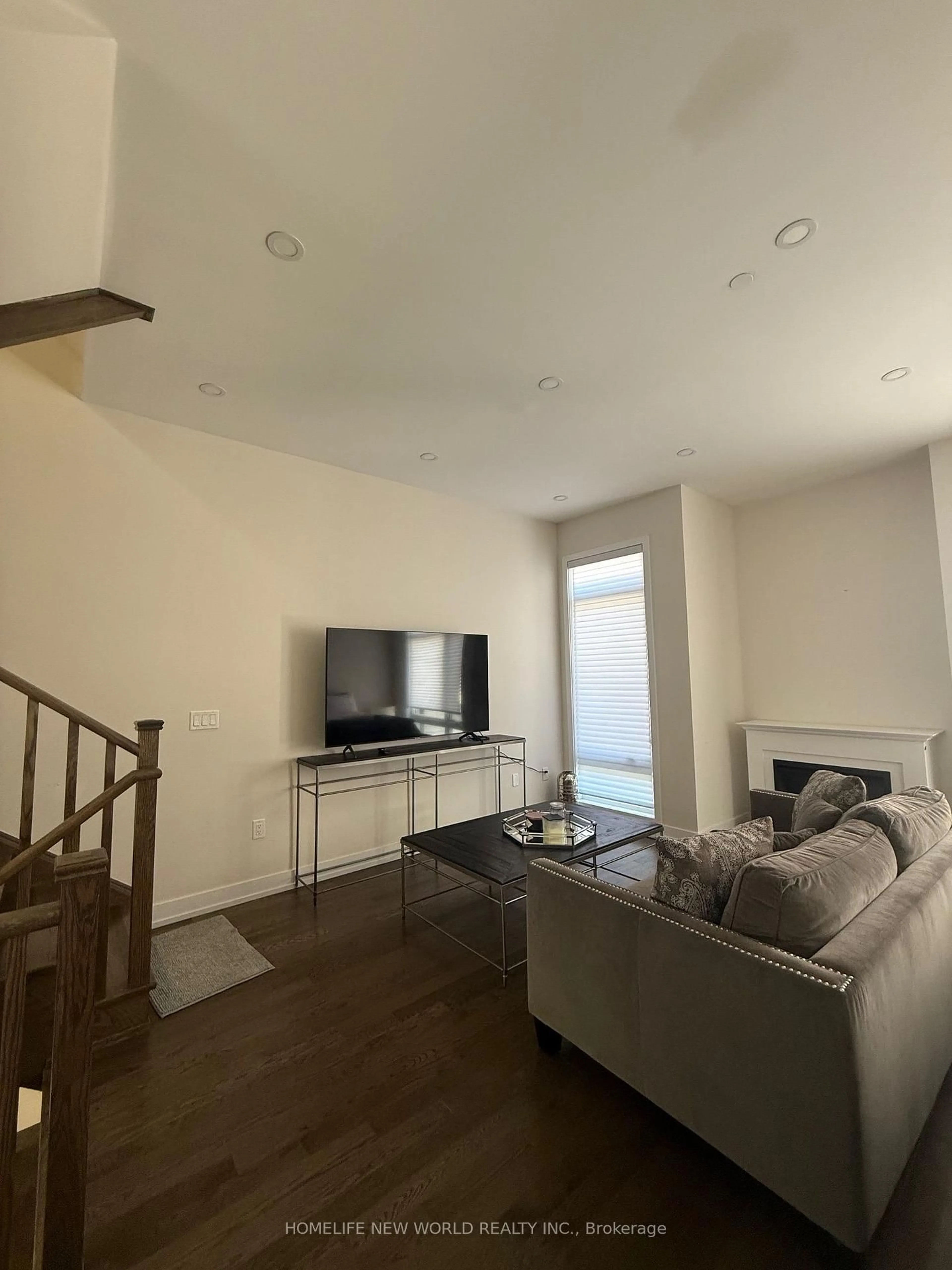 Living room with furniture, unknown for 5 Ingersoll Lane, Richmond Hill Ontario L4E 1G9