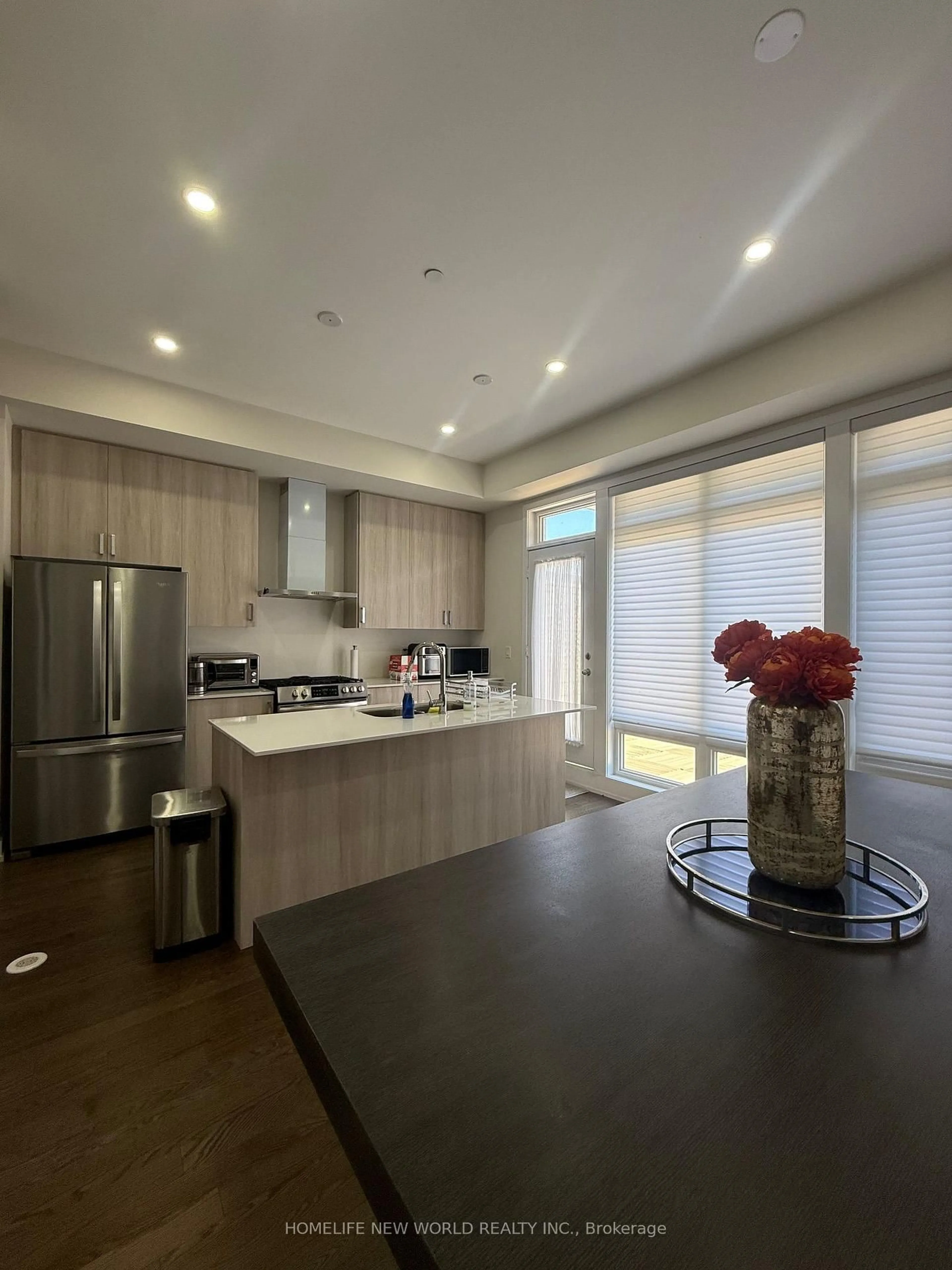 Open concept kitchen, wood/laminate floor for 5 Ingersoll Lane, Richmond Hill Ontario L4E 1G9