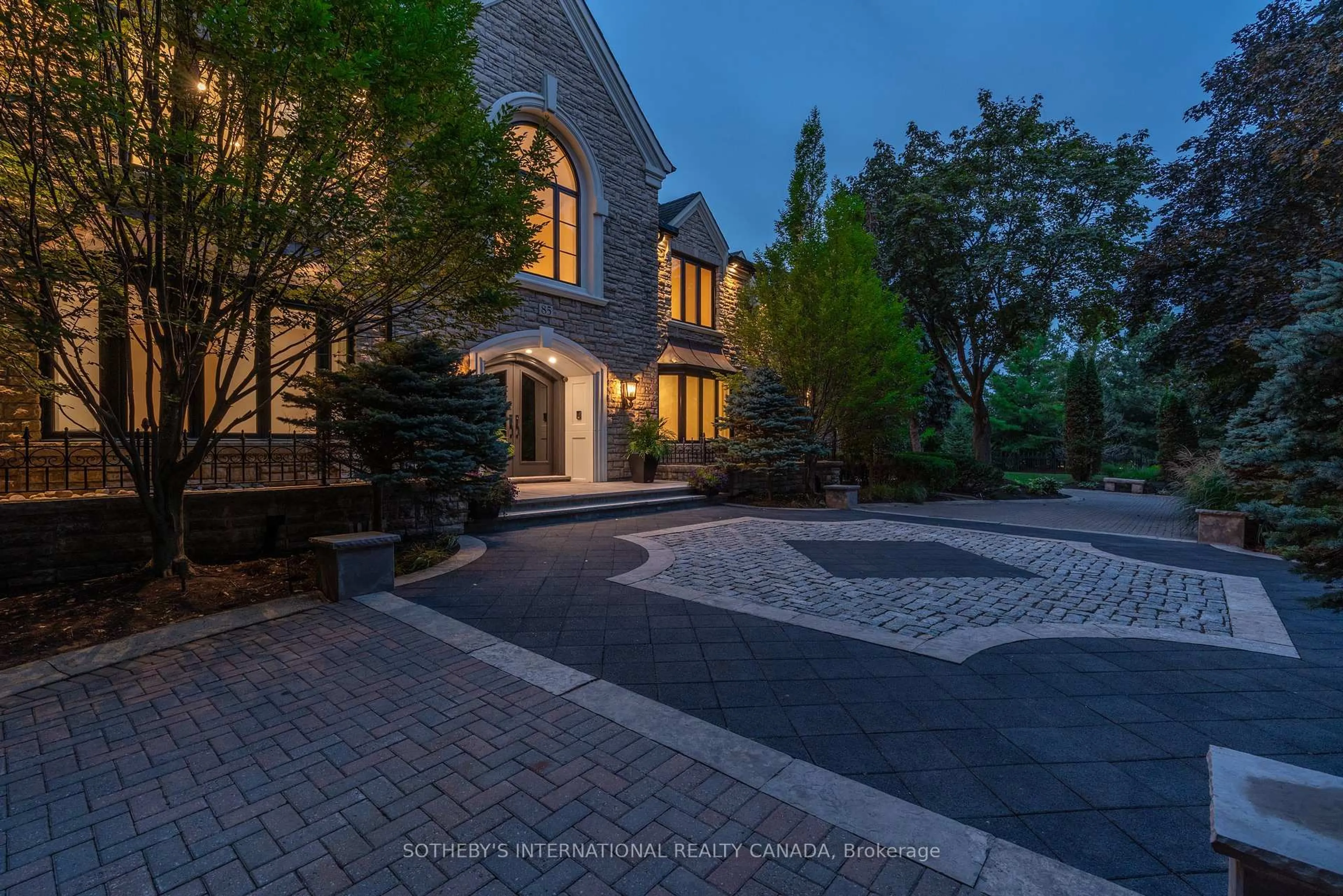 Patio, street for 85 Cowan Dr, Vaughan Ontario L4L 7H4