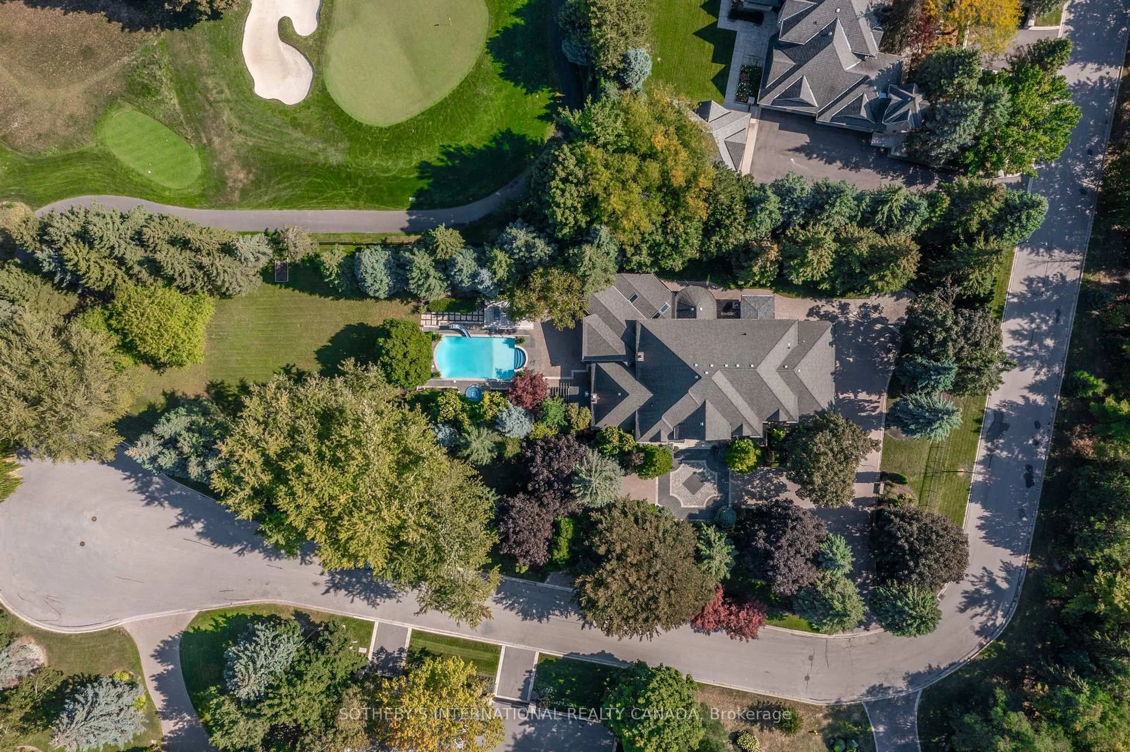 A pic from outside/outdoor area/front of a property/back of a property/a pic from drone, unknown for 85 Cowan Dr, Vaughan Ontario L4L 7H4