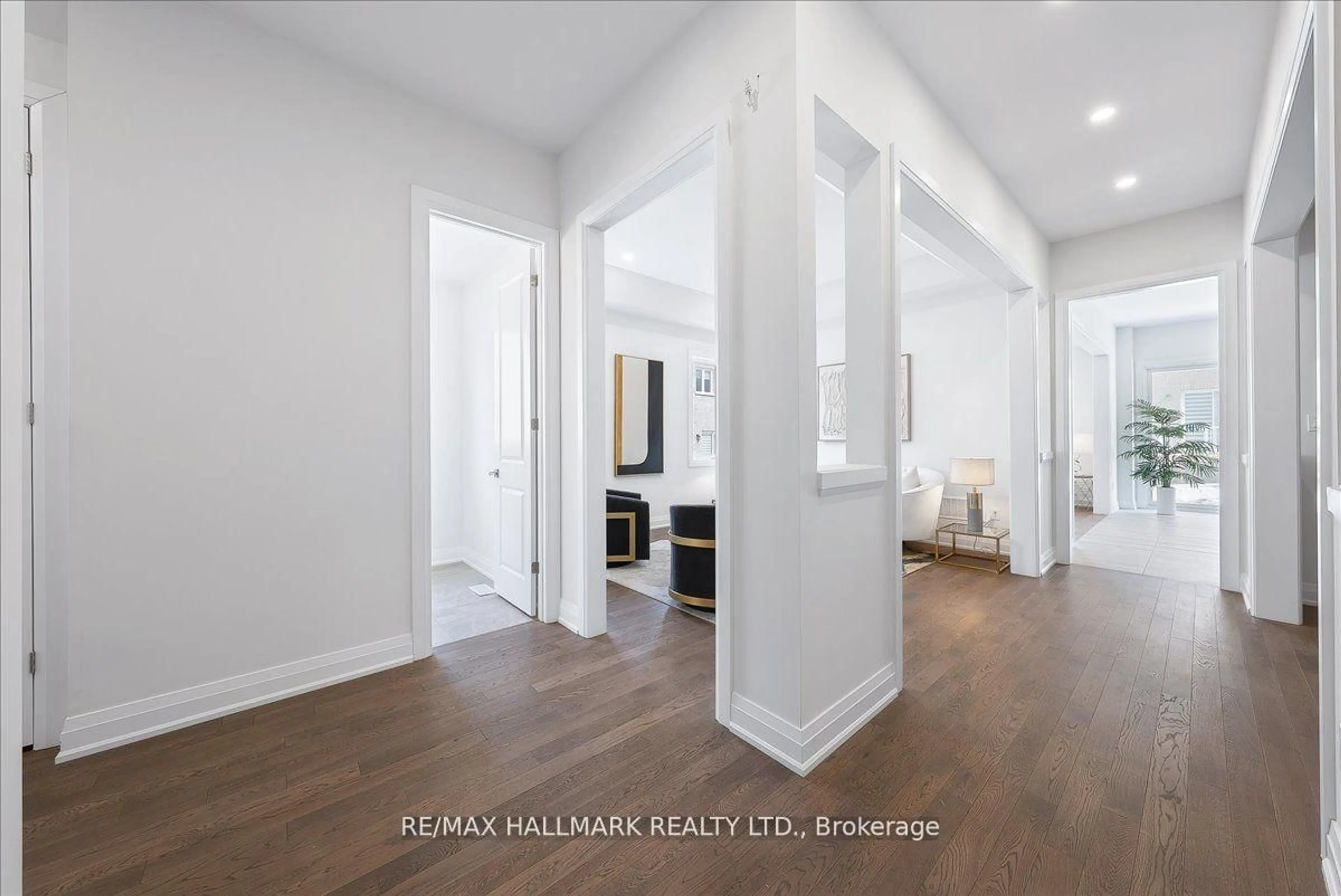 Indoor entryway for 15 Aida Pl, Richmond Hill Ontario L4E 2Y5