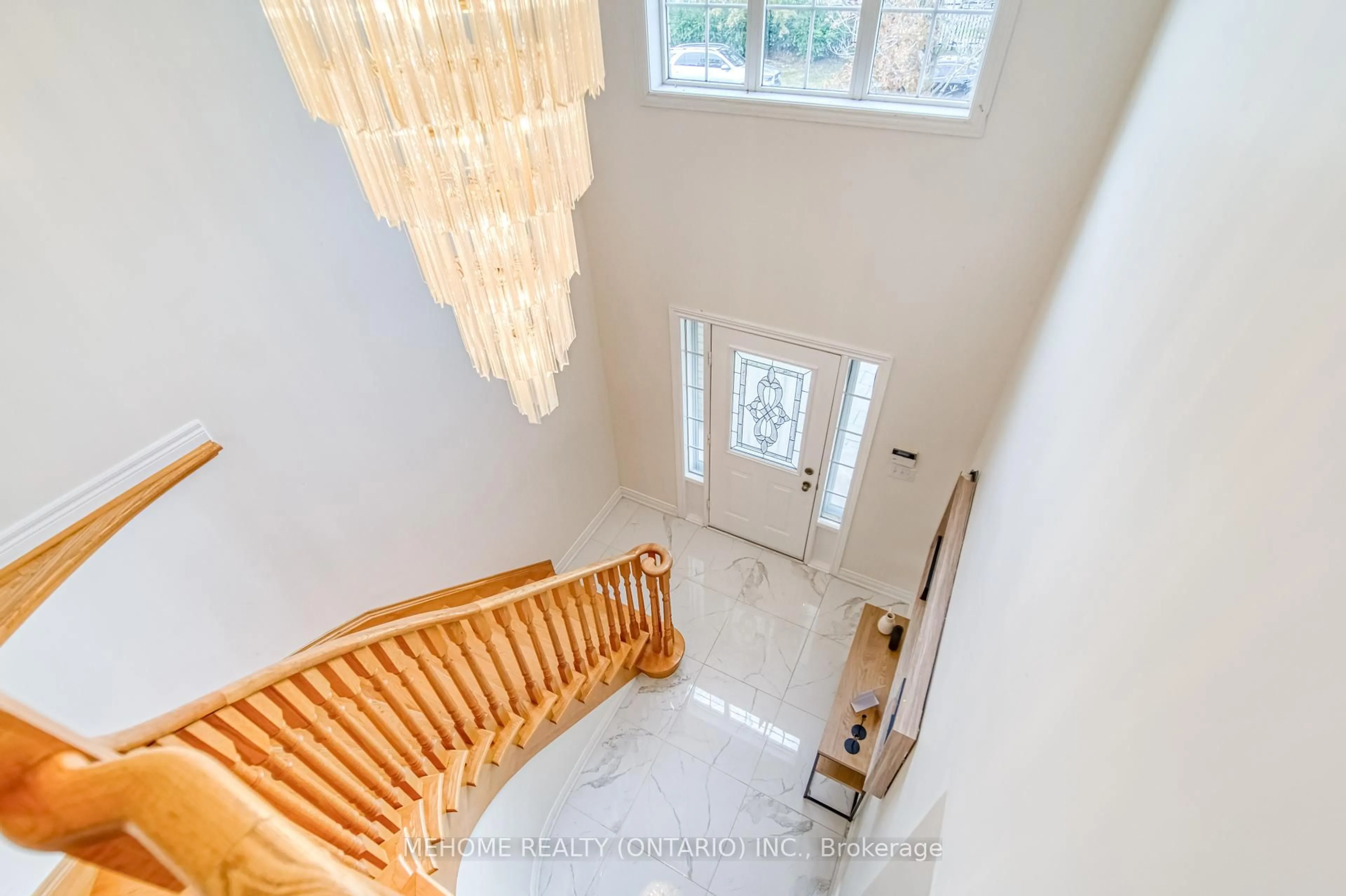 Indoor foyer for 55 D'amato Cres, Vaughan Ontario L6A 3E6