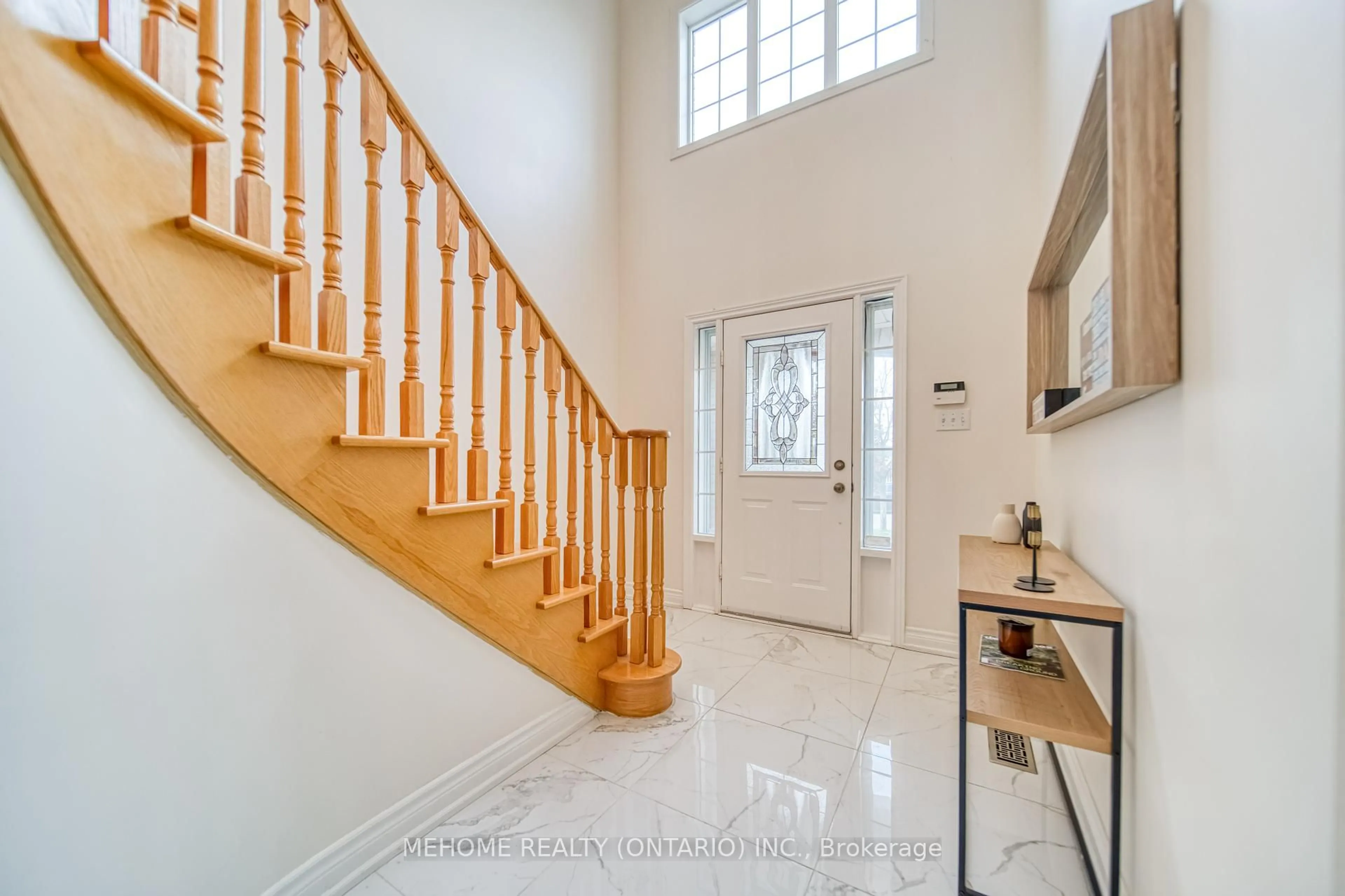 Indoor entryway for 55 D'amato Cres, Vaughan Ontario L6A 3E6