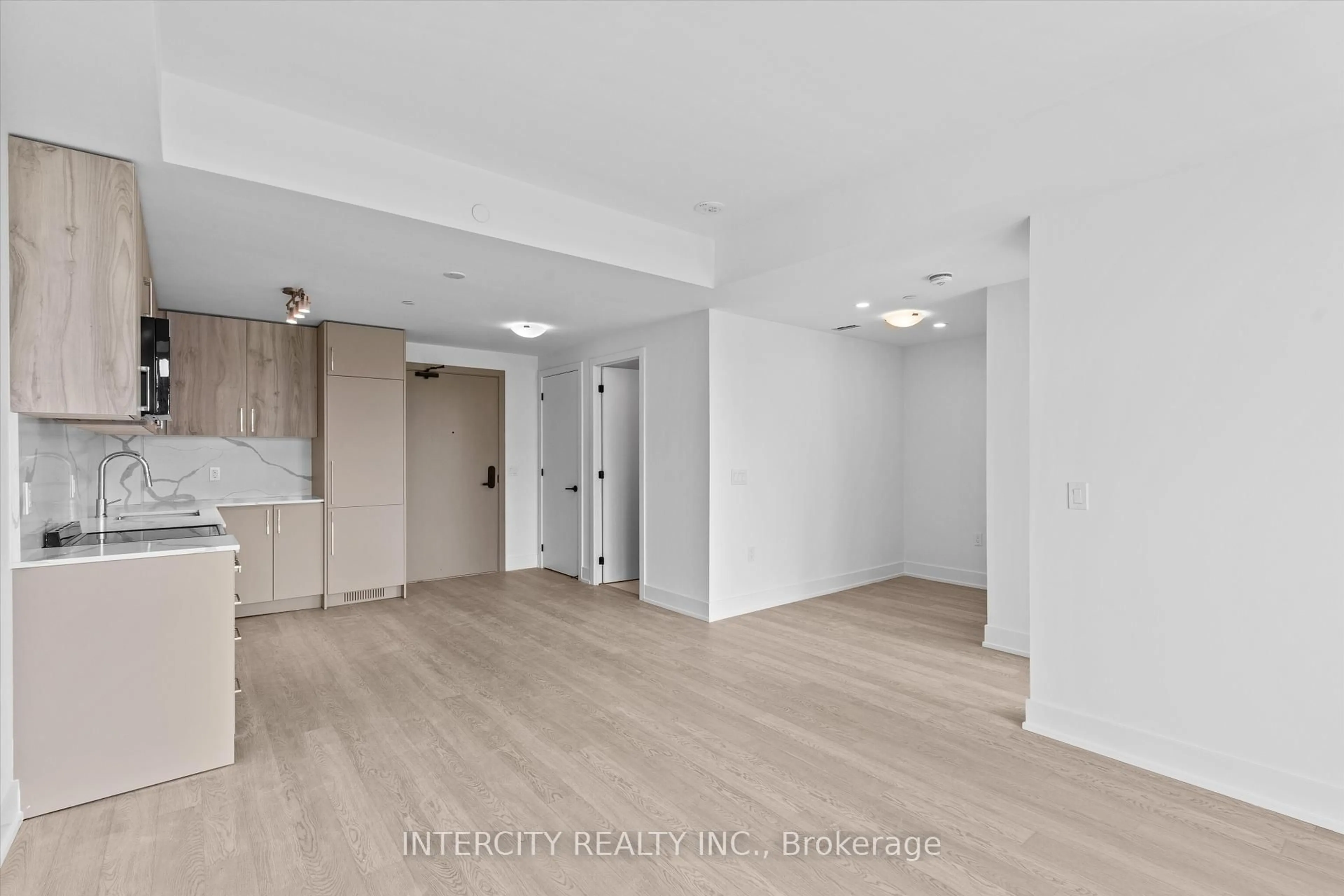 A pic of a room for 2075 King Rd #417, King Ontario L7B 0R6