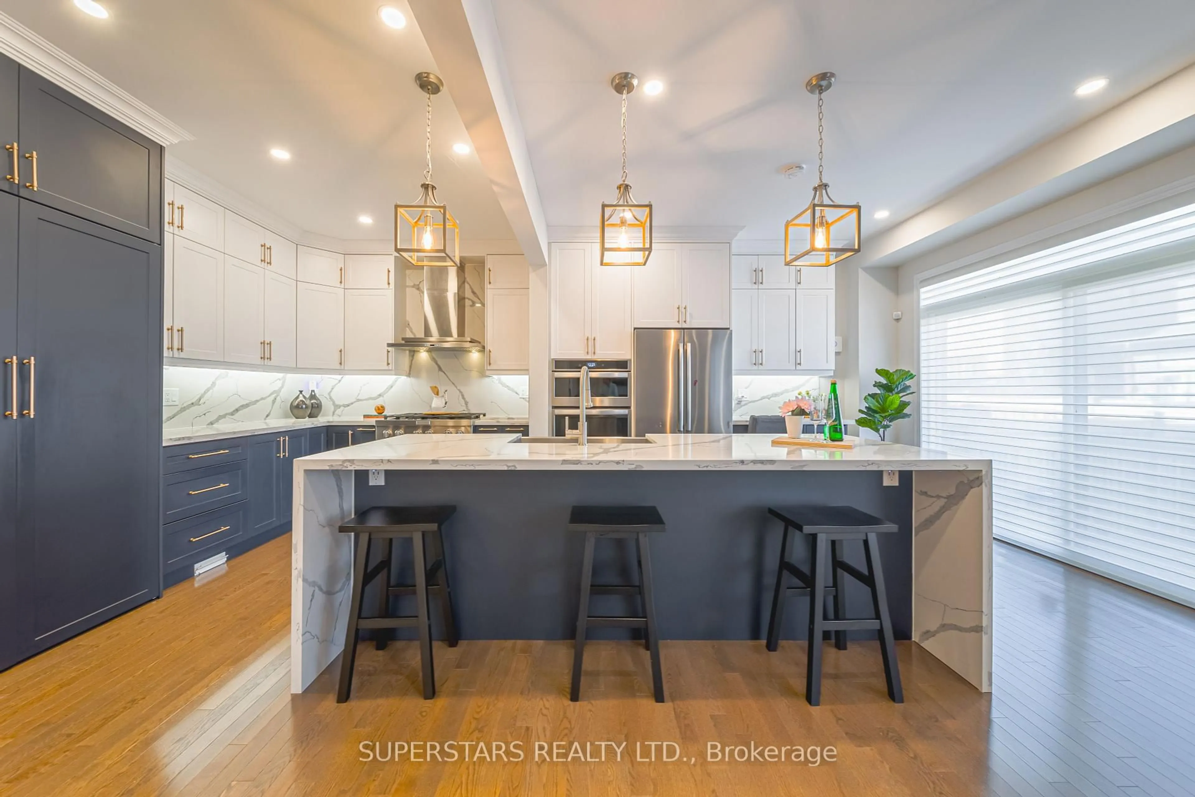 Open concept kitchen, unknown for 63 Leaden Hall Dr, East Gwillimbury Ontario L9N 0R5