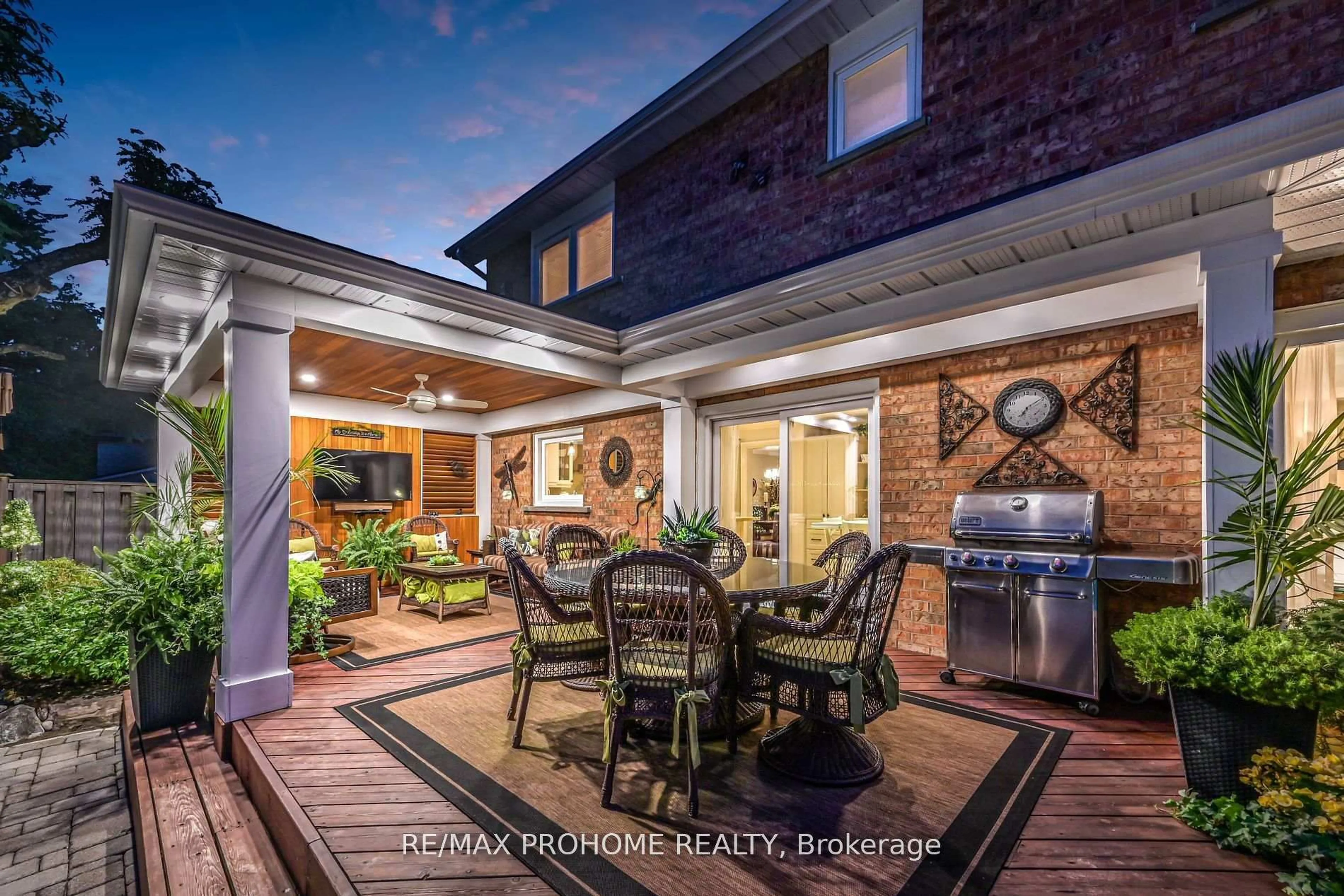 Patio, street for 42 Foundry Cres, Markham Ontario L3P 6W4