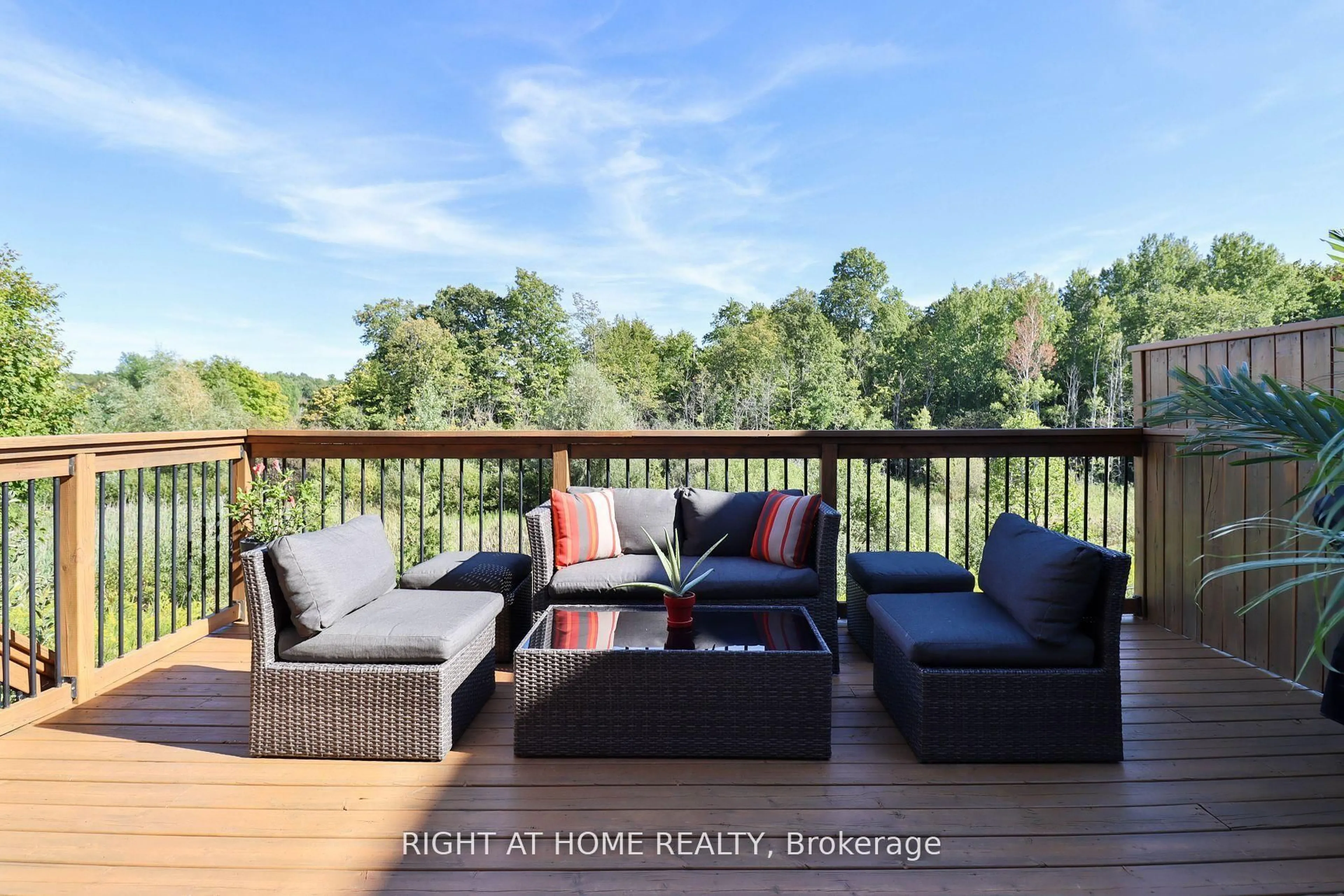 Patio, water/lake/river/ocean view for 101 Roy Harper Ave, Aurora Ontario L4G 0V5