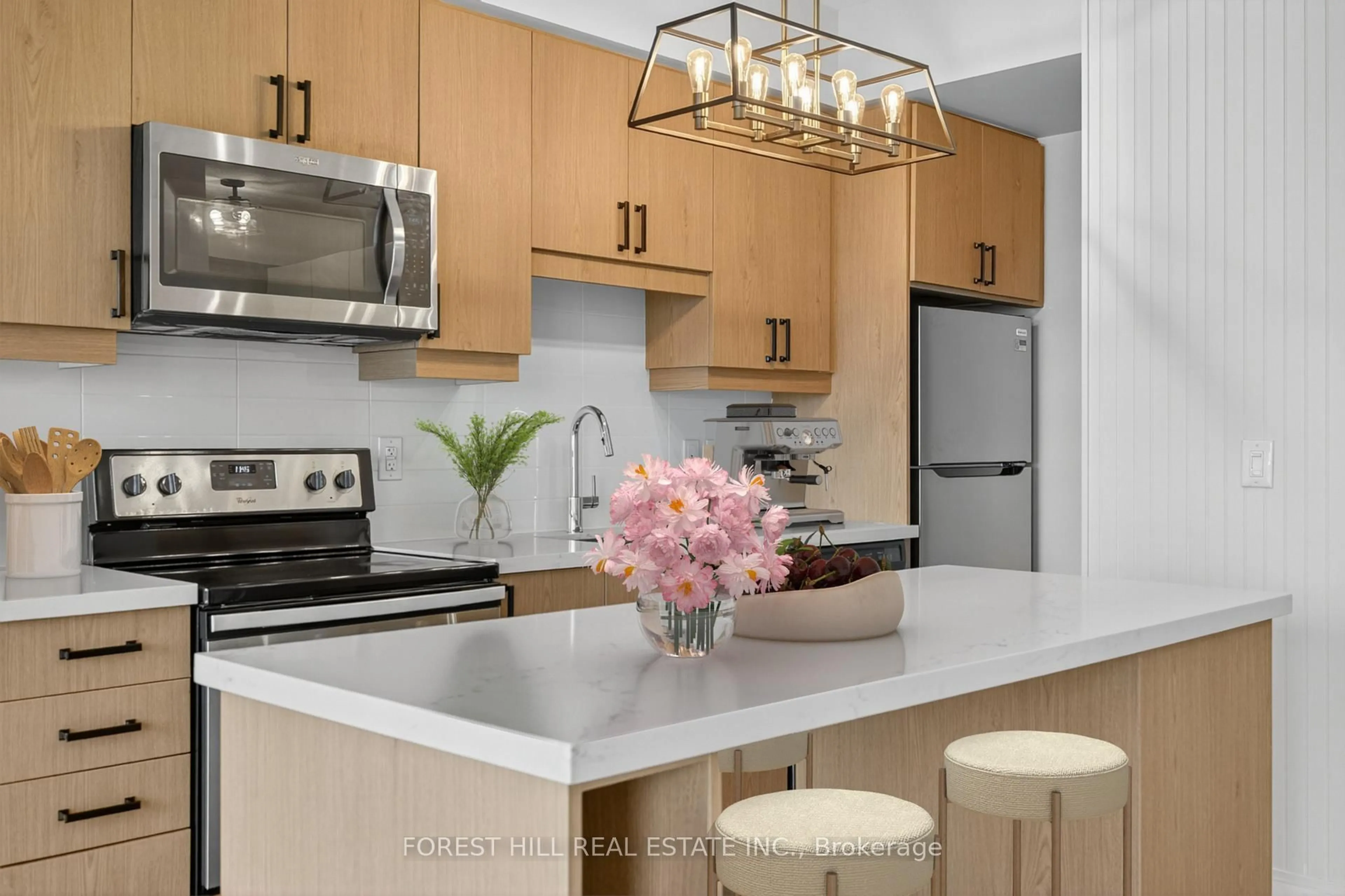Contemporary kitchen, ceramic/tile floor for 9205 Yonge St #1603, Richmond Hill Ontario L4C 1V5