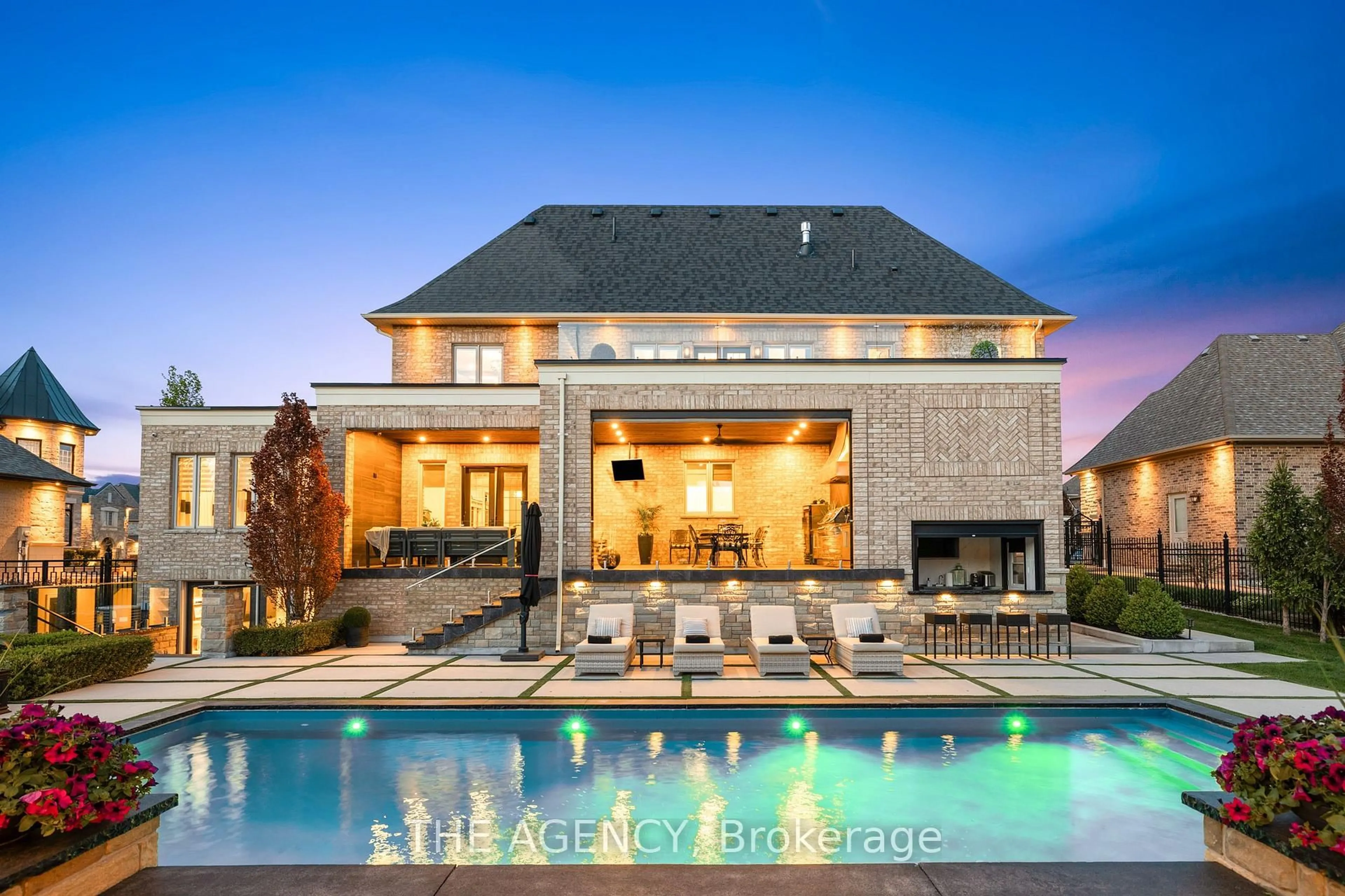 Unknown for 18 Westbrooke Blvd, King Ontario L0G 1N0