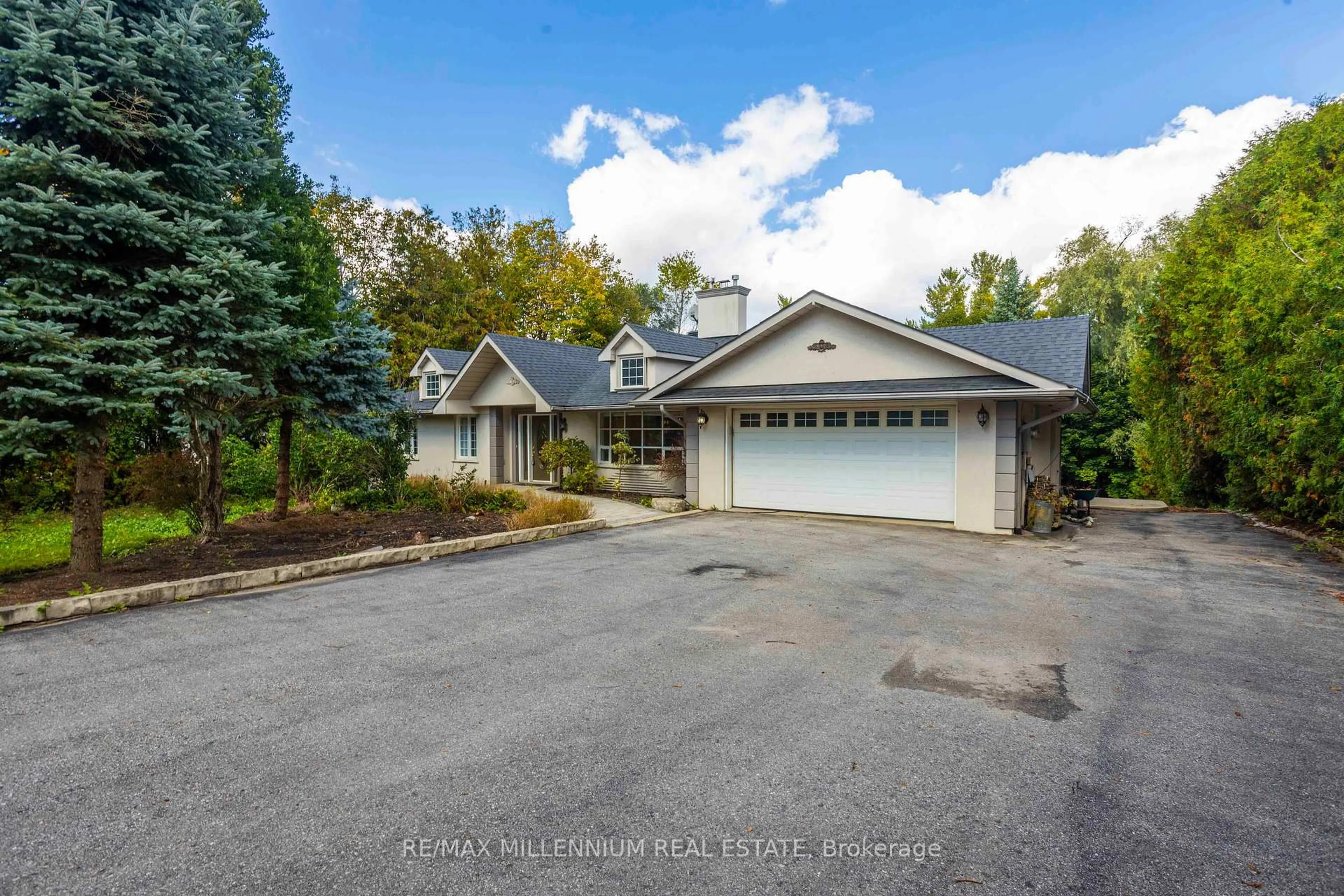A pic from outside/outdoor area/front of a property/back of a property/a pic from drone, water/lake/river/ocean view for 678 Nashville Rd, Vaughan Ontario L0J 1C0