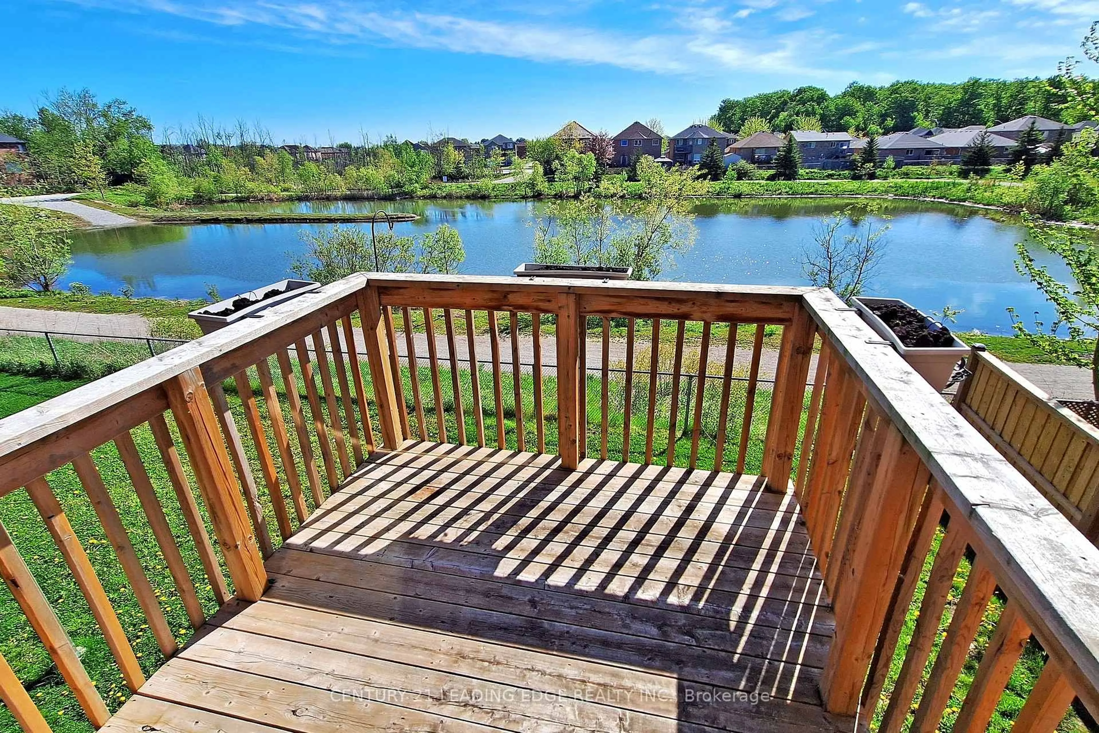Patio, water/lake/river/ocean view for 2023 Mullen St, Innisfil Ontario L9S 0J8