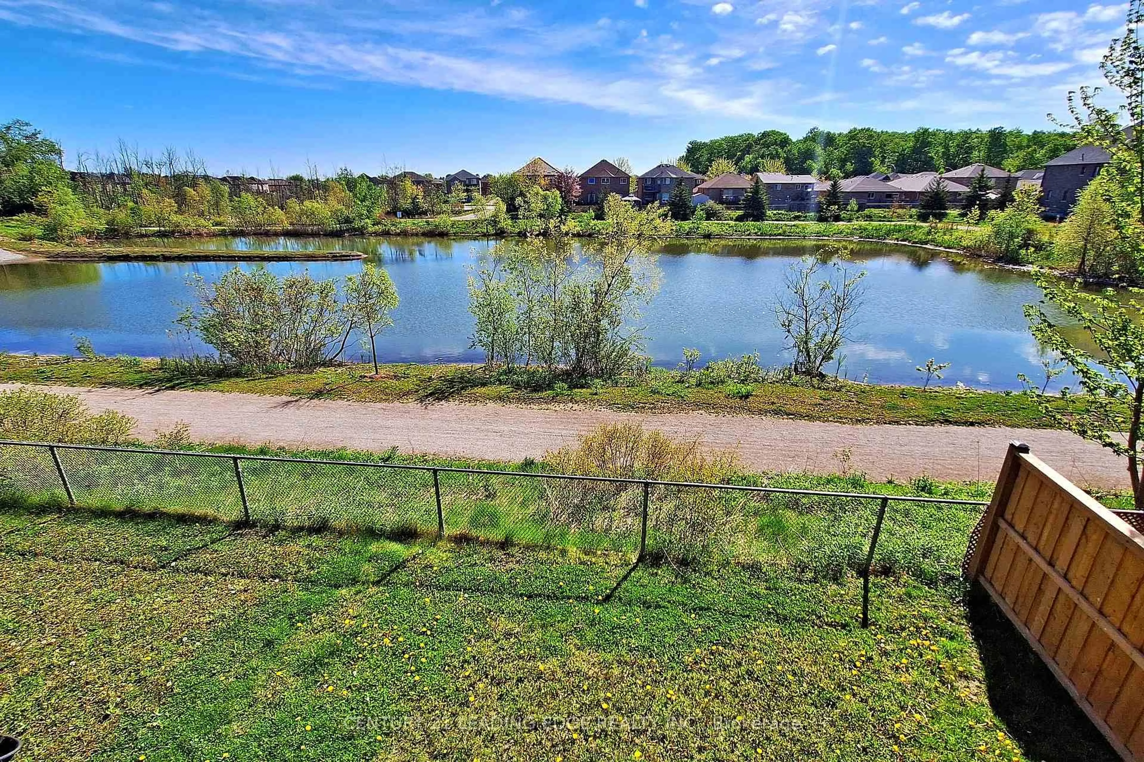 A pic from outside/outdoor area/front of a property/back of a property/a pic from drone, water/lake/river/ocean view for 2023 Mullen St, Innisfil Ontario L9S 0J8