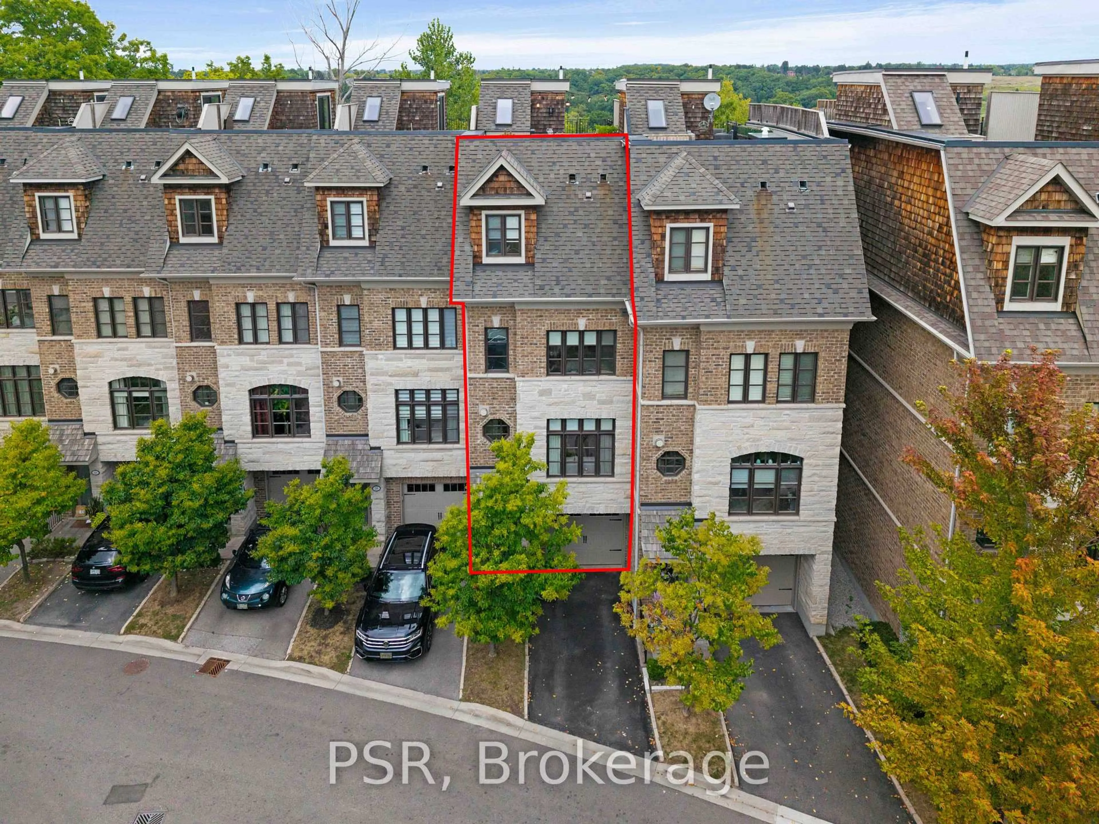A pic from outside/outdoor area/front of a property/back of a property/a pic from drone, unknown for 117 Powseland Cres #50, Vaughan Ontario L4L 0C5