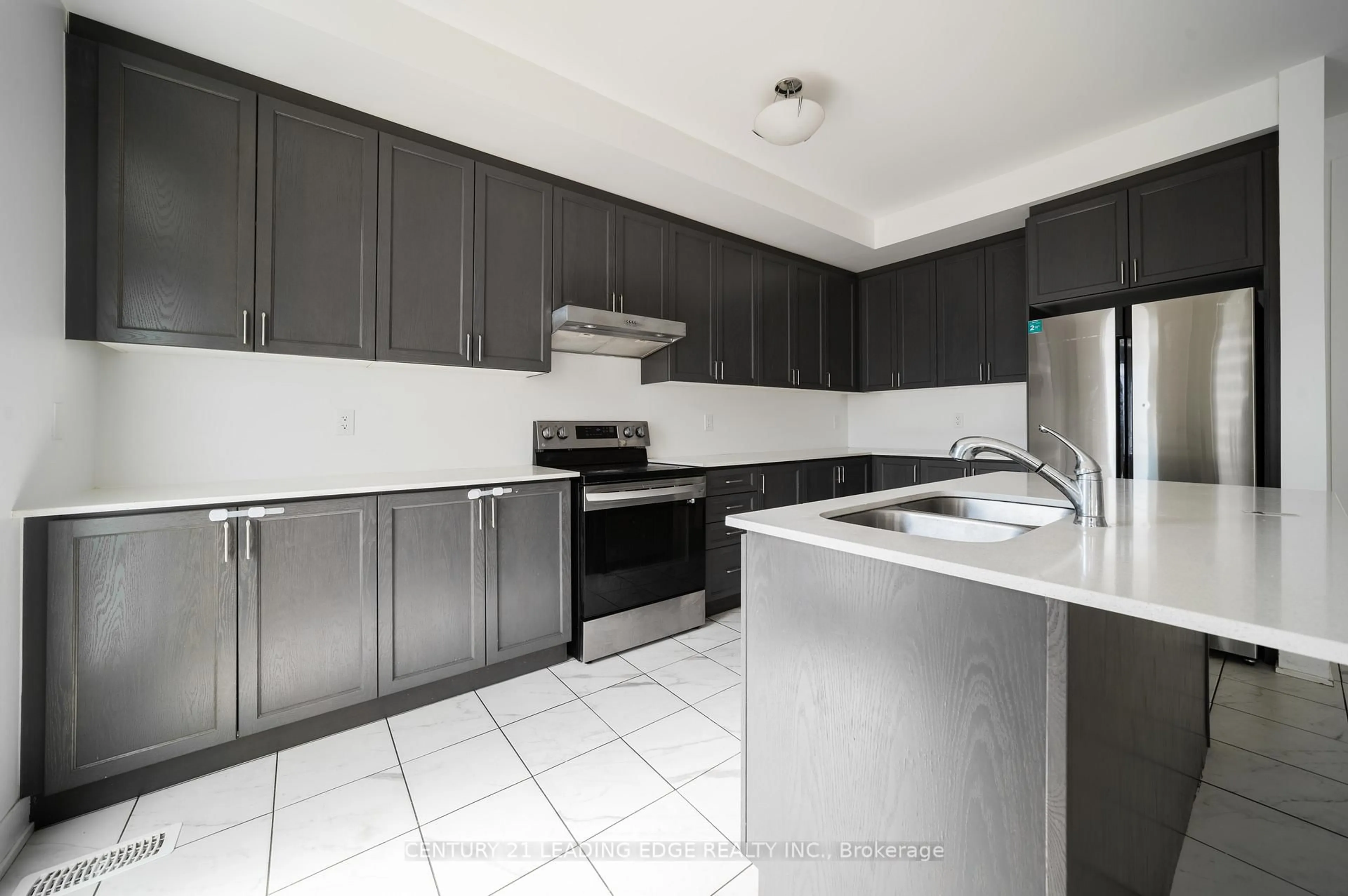 Standard kitchen, unknown for 77 Kentledge Ave, East Gwillimbury Ontario L9N 0V9