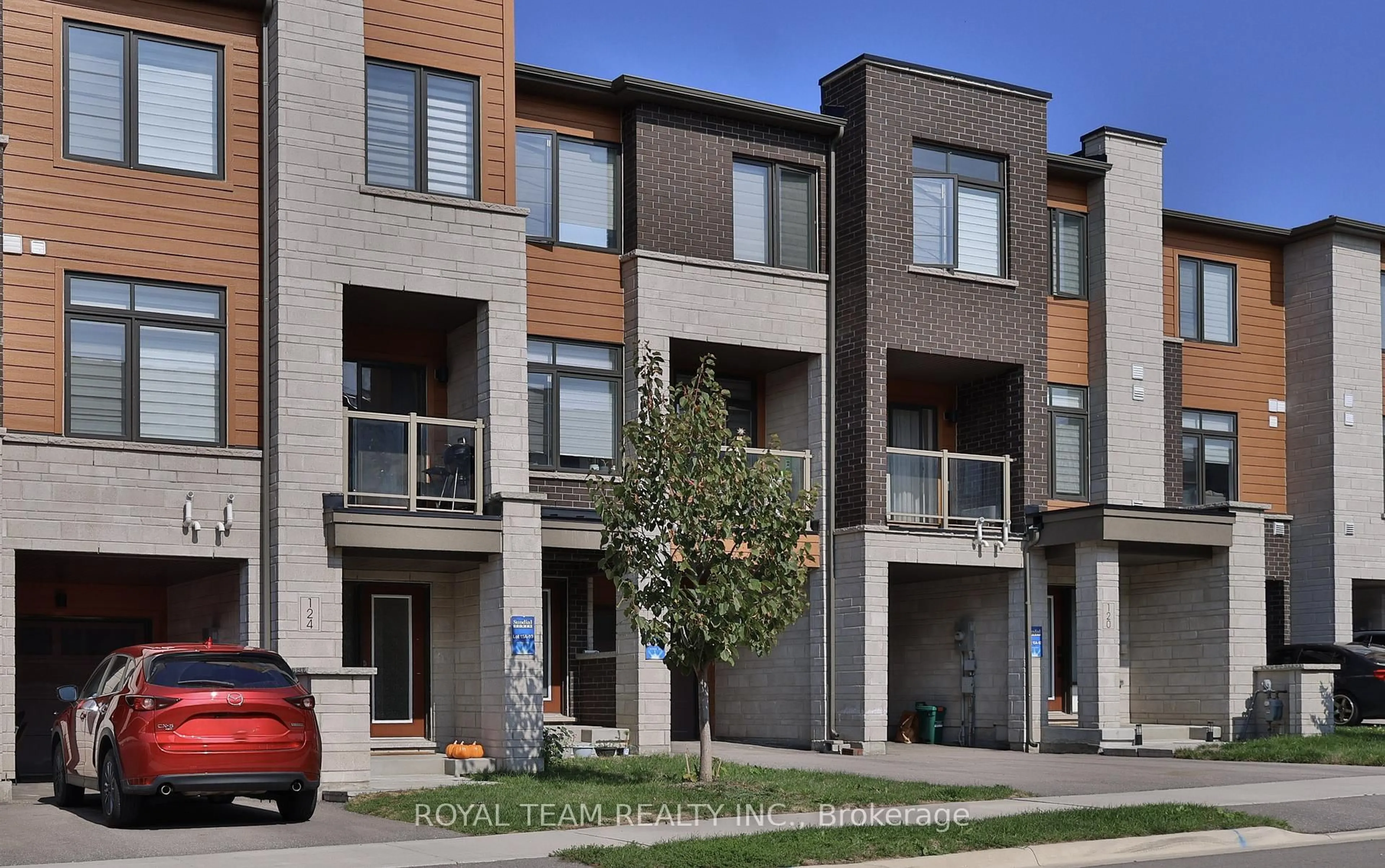 Unknown for 124 Bravo Lane, Newmarket Ontario L3X 0L2