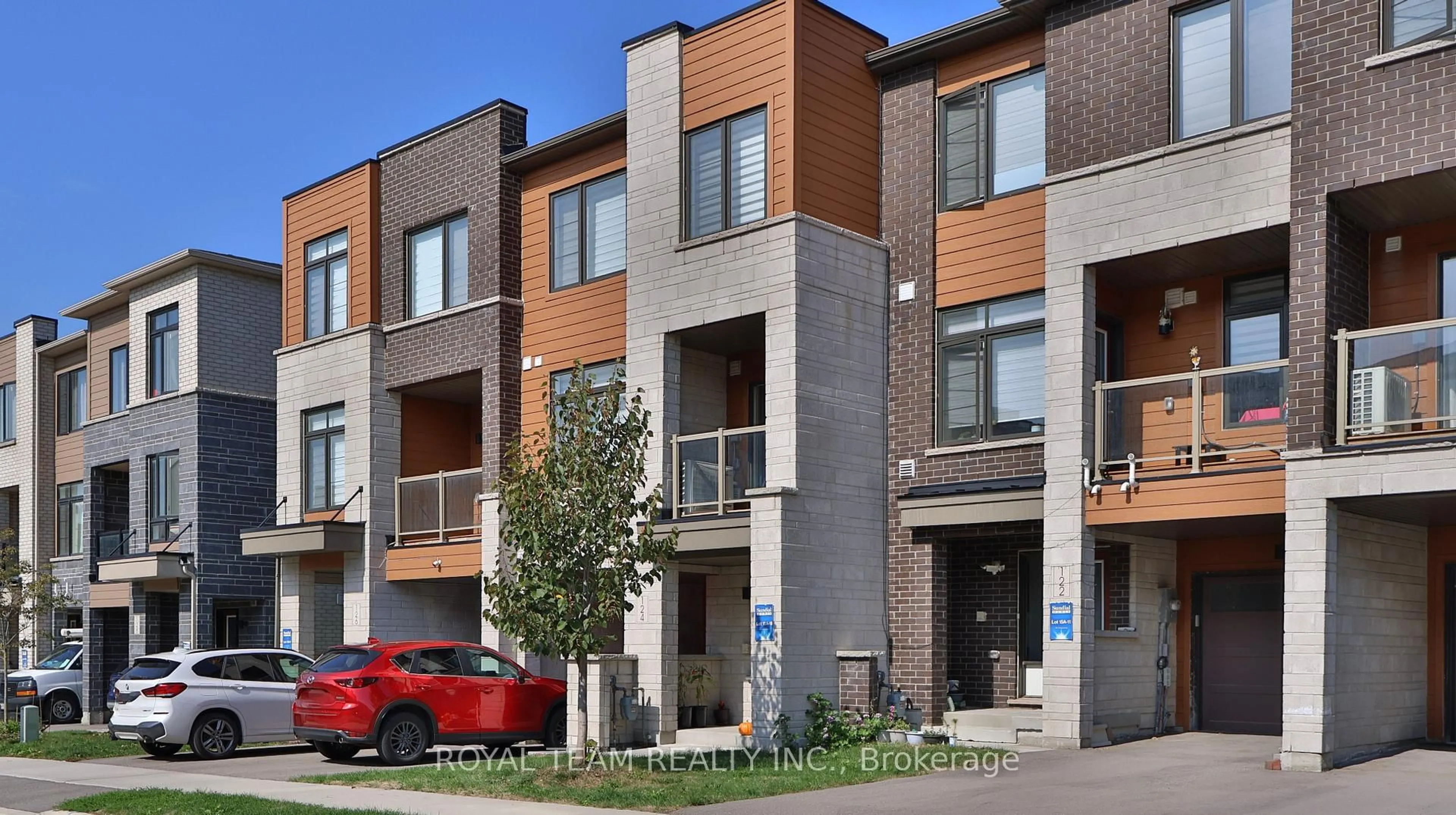Home with brick exterior material, street for 124 Bravo Lane, Newmarket Ontario L3X 0L2