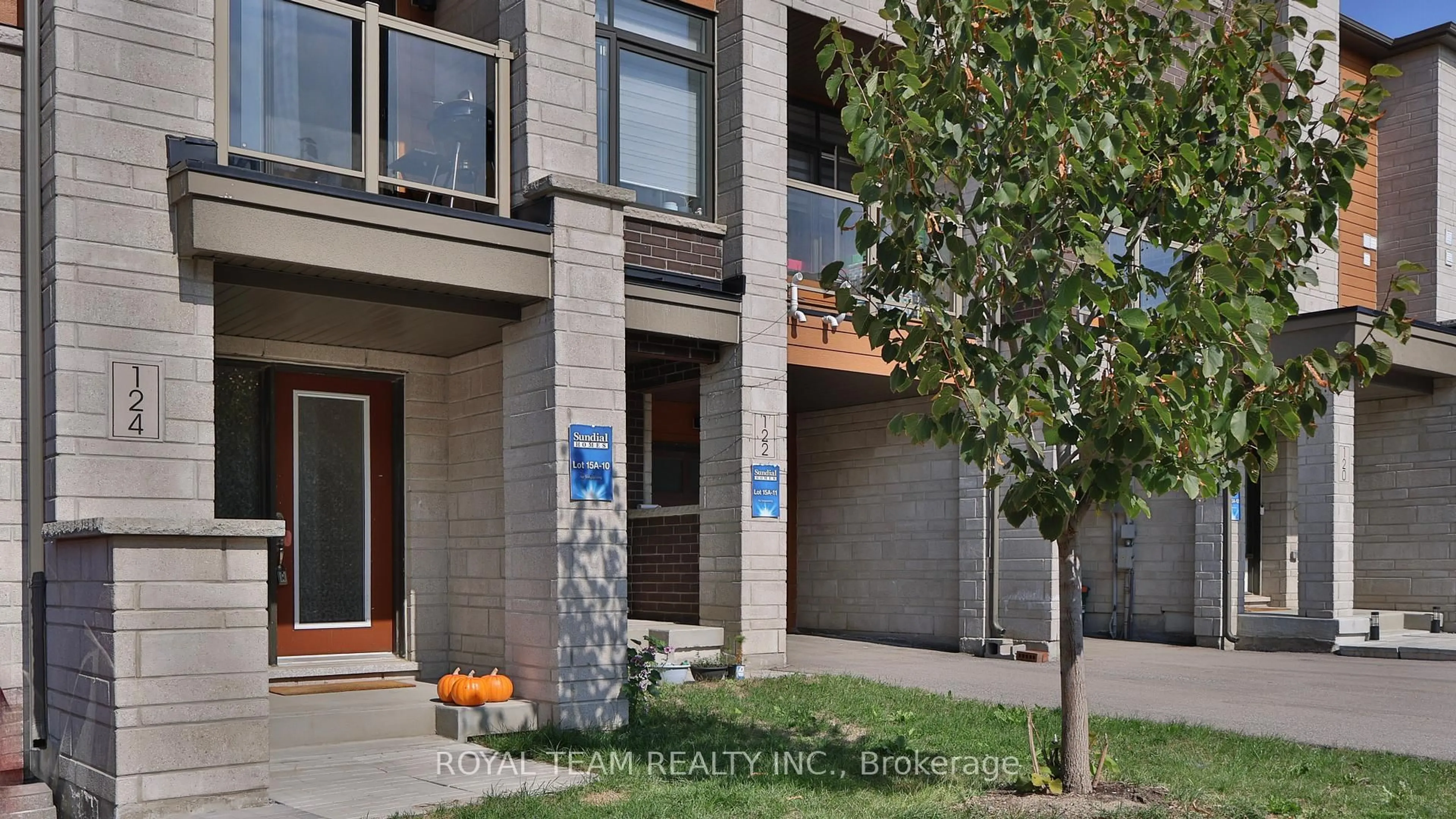 Unknown for 124 Bravo Lane, Newmarket Ontario L3X 0L2