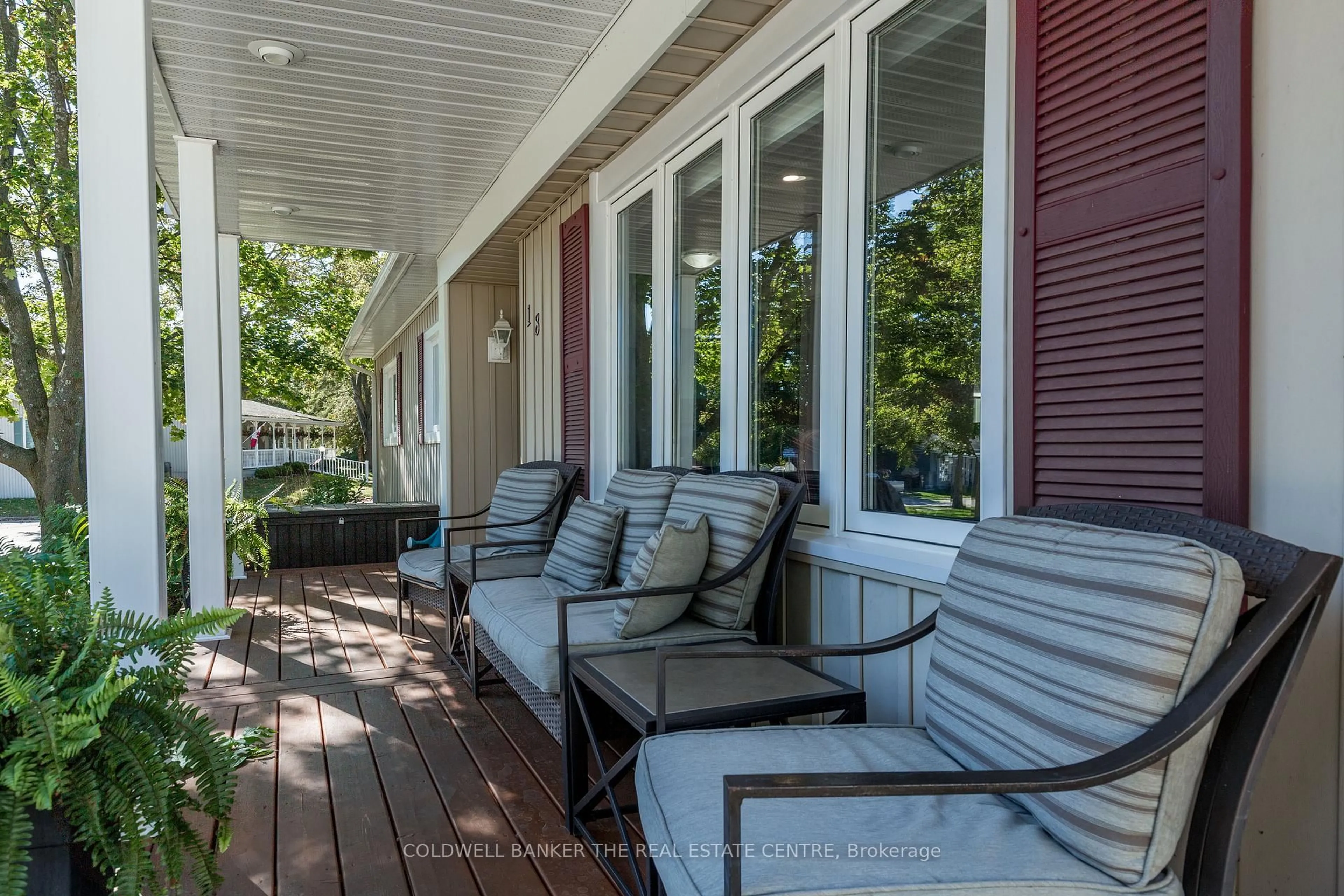 Patio, street for 18 Broadway Ave, Innisfil Ontario L9S 1M7