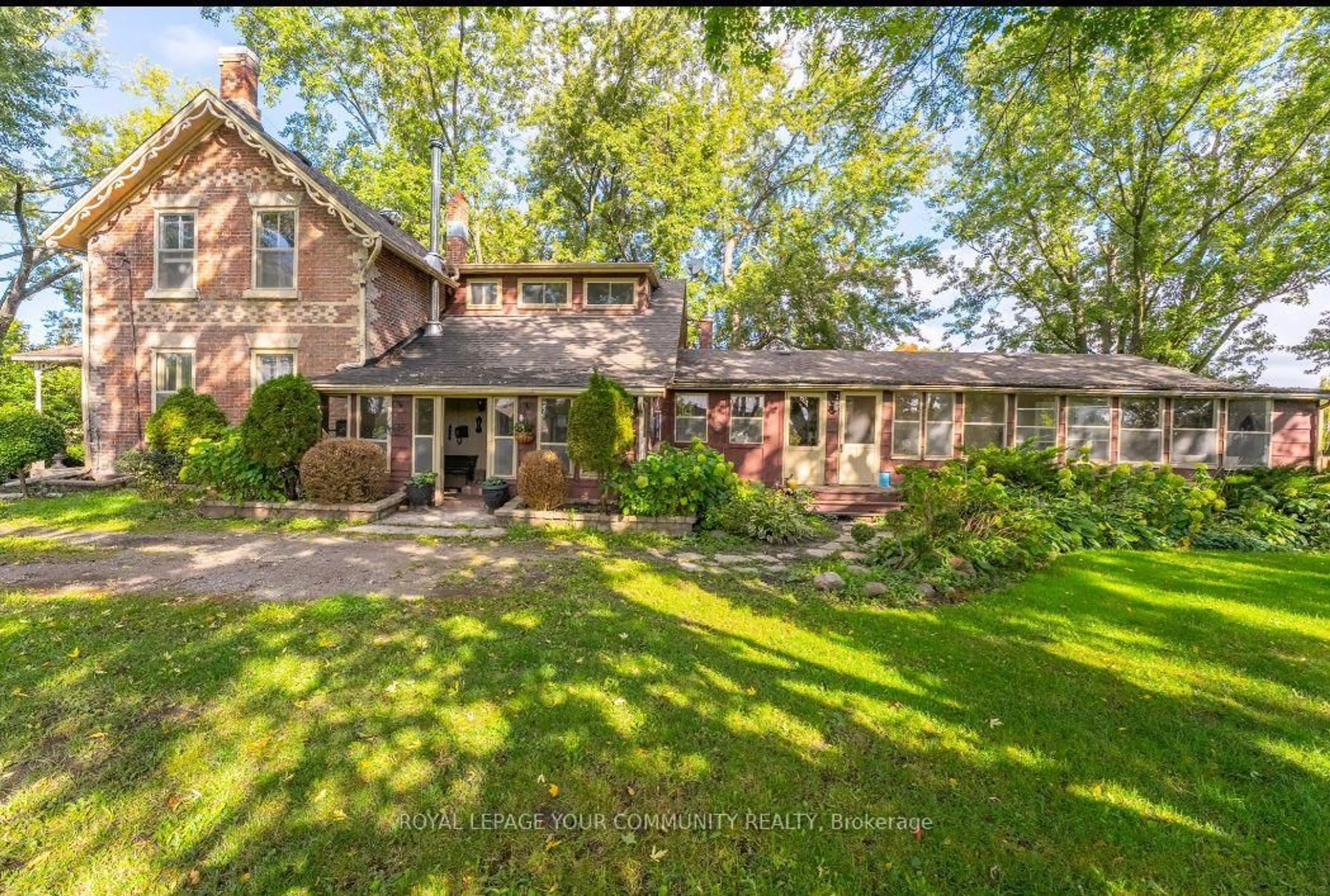 A pic from outside/outdoor area/front of a property/back of a property/a pic from drone, street for 2665 Boag Rd, East Gwillimbury Ontario L0G 1R0