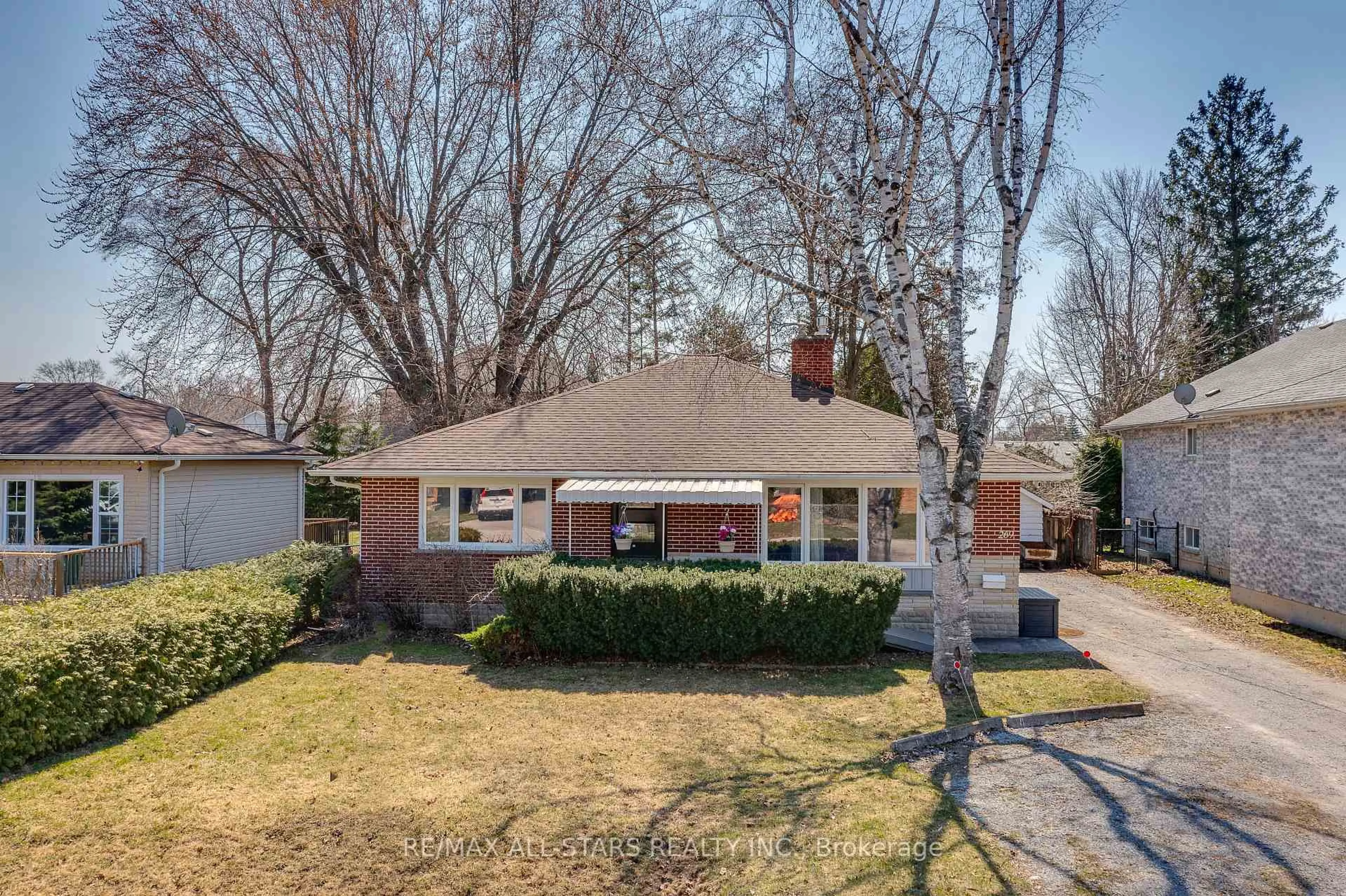 Home with brick exterior material, street for 269 Rayners Rd, Georgina Ontario L4P 1G5