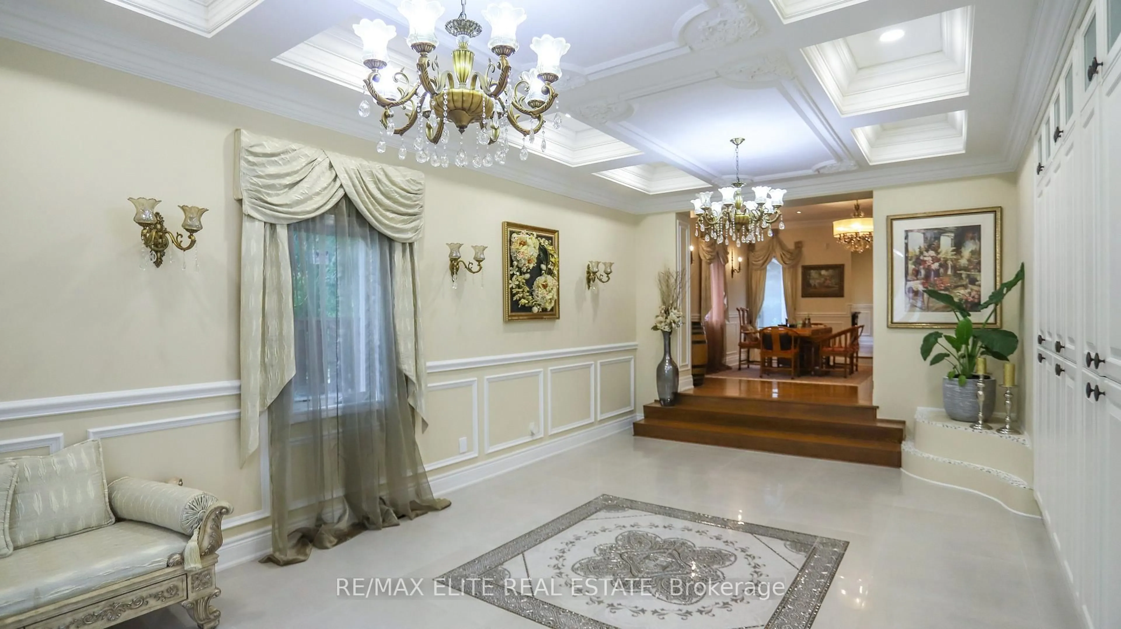 Indoor foyer for 48 Pemberton Rd, Richmond Hill Ontario L4C 3T4