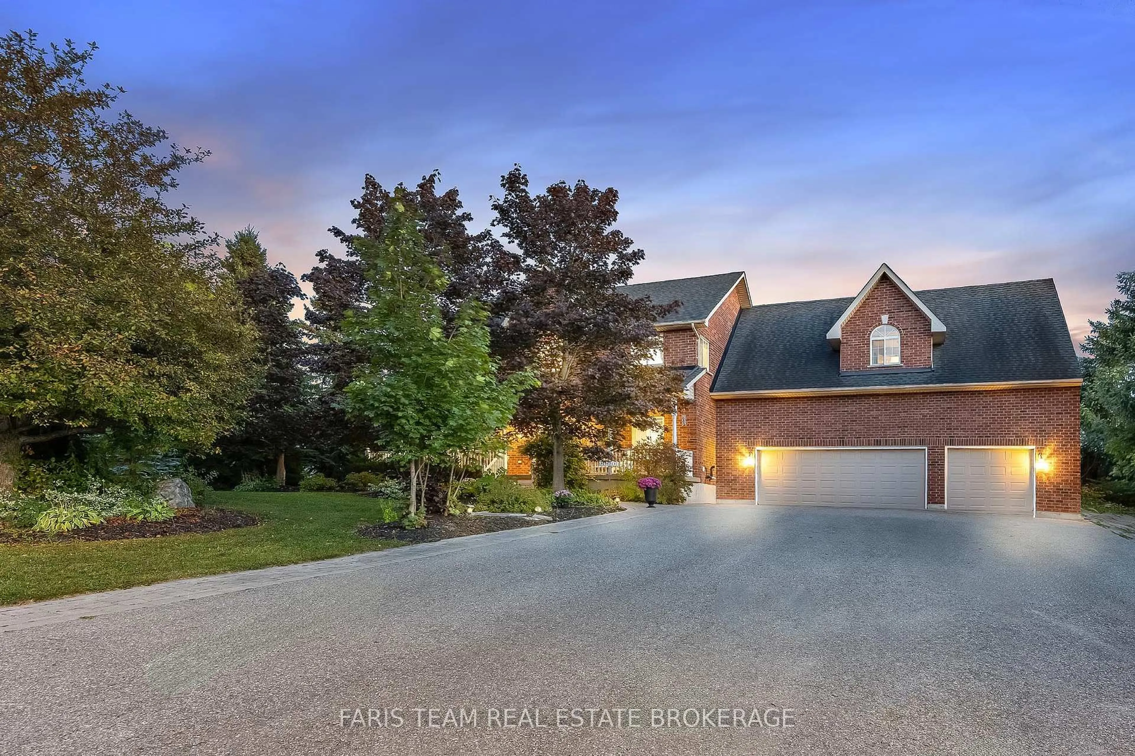 A pic from outside/outdoor area/front of a property/back of a property/a pic from drone, street for 2 Evergreen Lane, Essa Ontario L0L 2N0