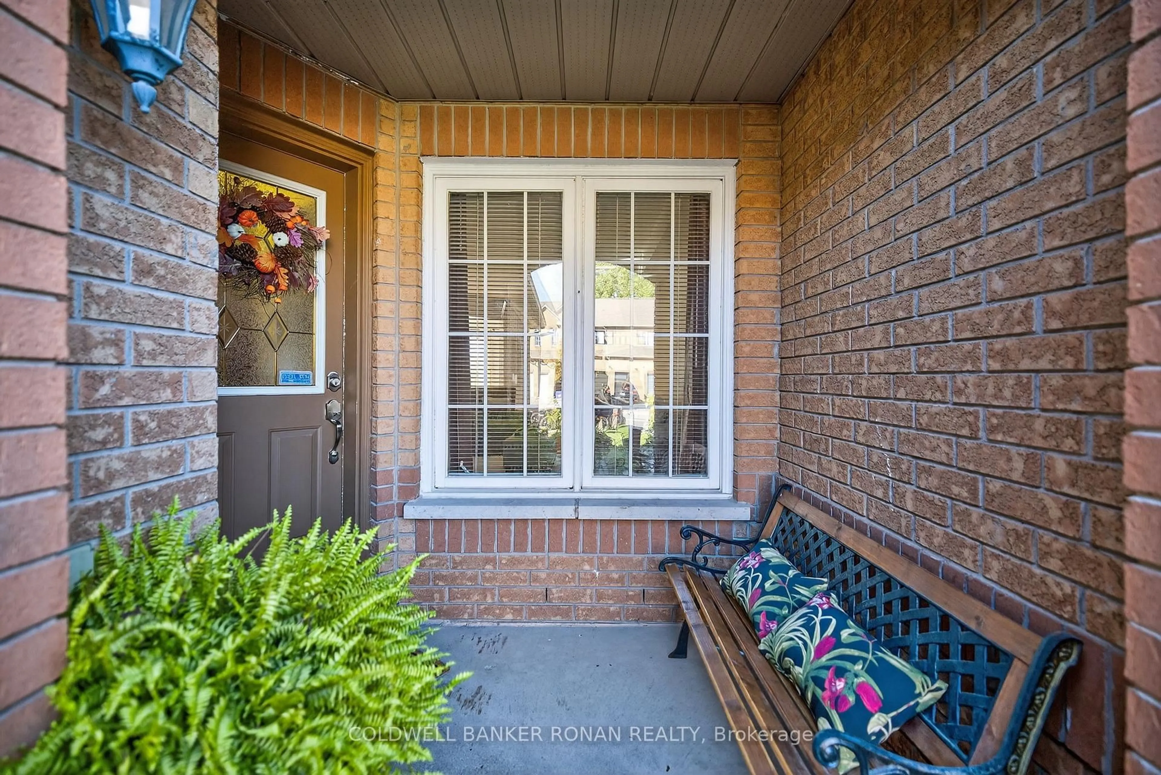 Indoor entryway for 97 Parktree Dr, Vaughan Ontario L6A 2N6