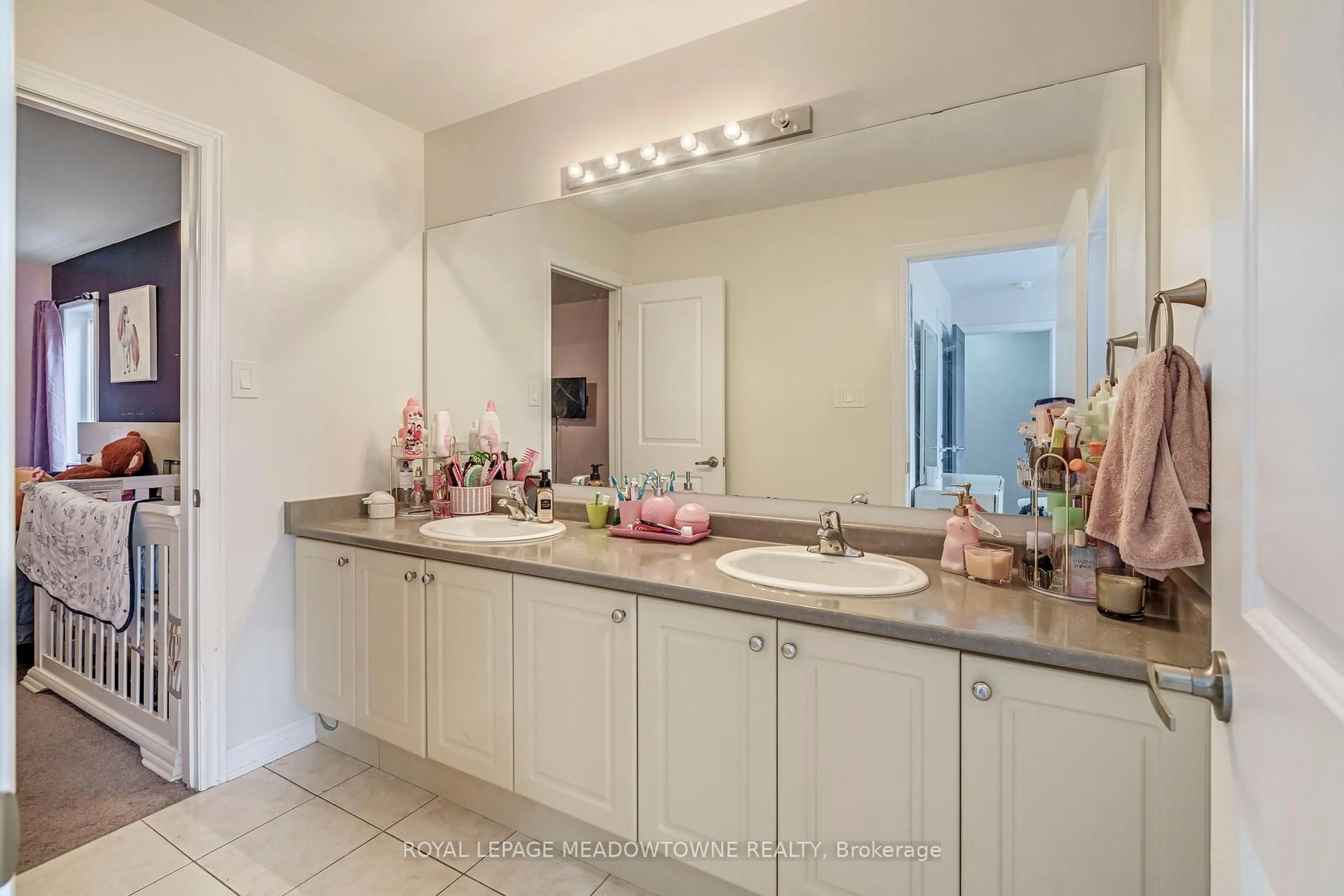 Standard bathroom, ceramic/tile floor for 1029 Barton Way, Innisfil Ontario L9S 4R7
