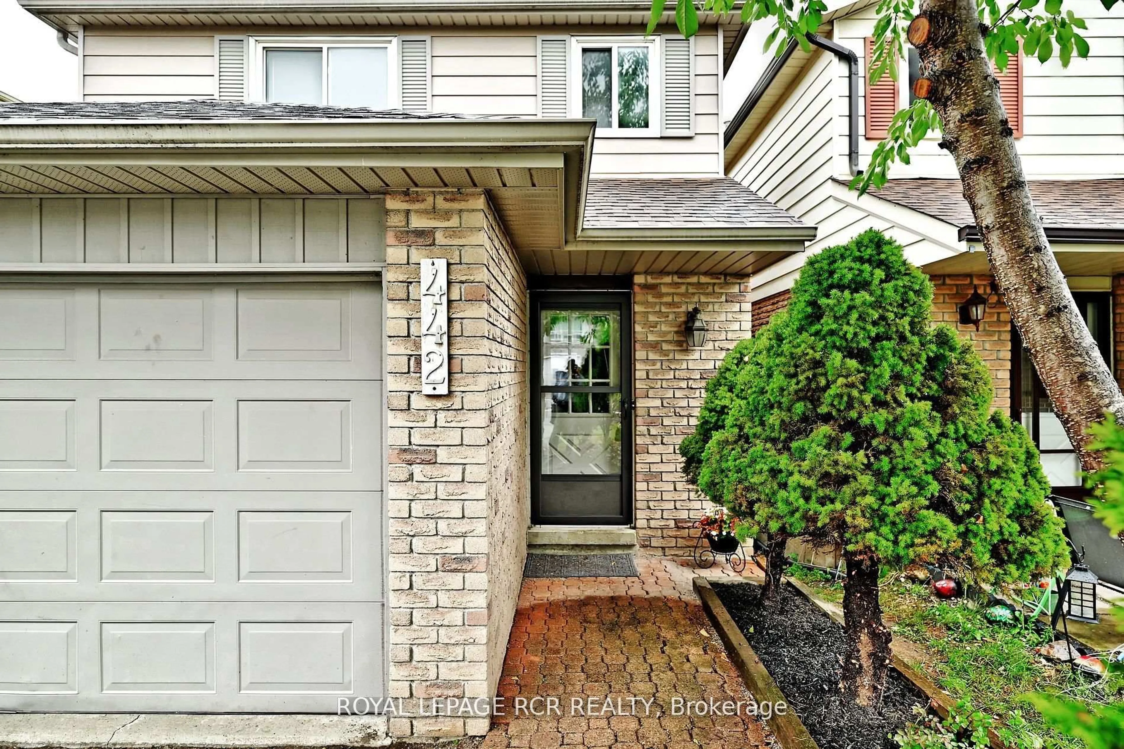 Home with brick exterior material, street for 442 Britannia Ave, Bradford West Gwillimbury Ontario L3Z 1A7