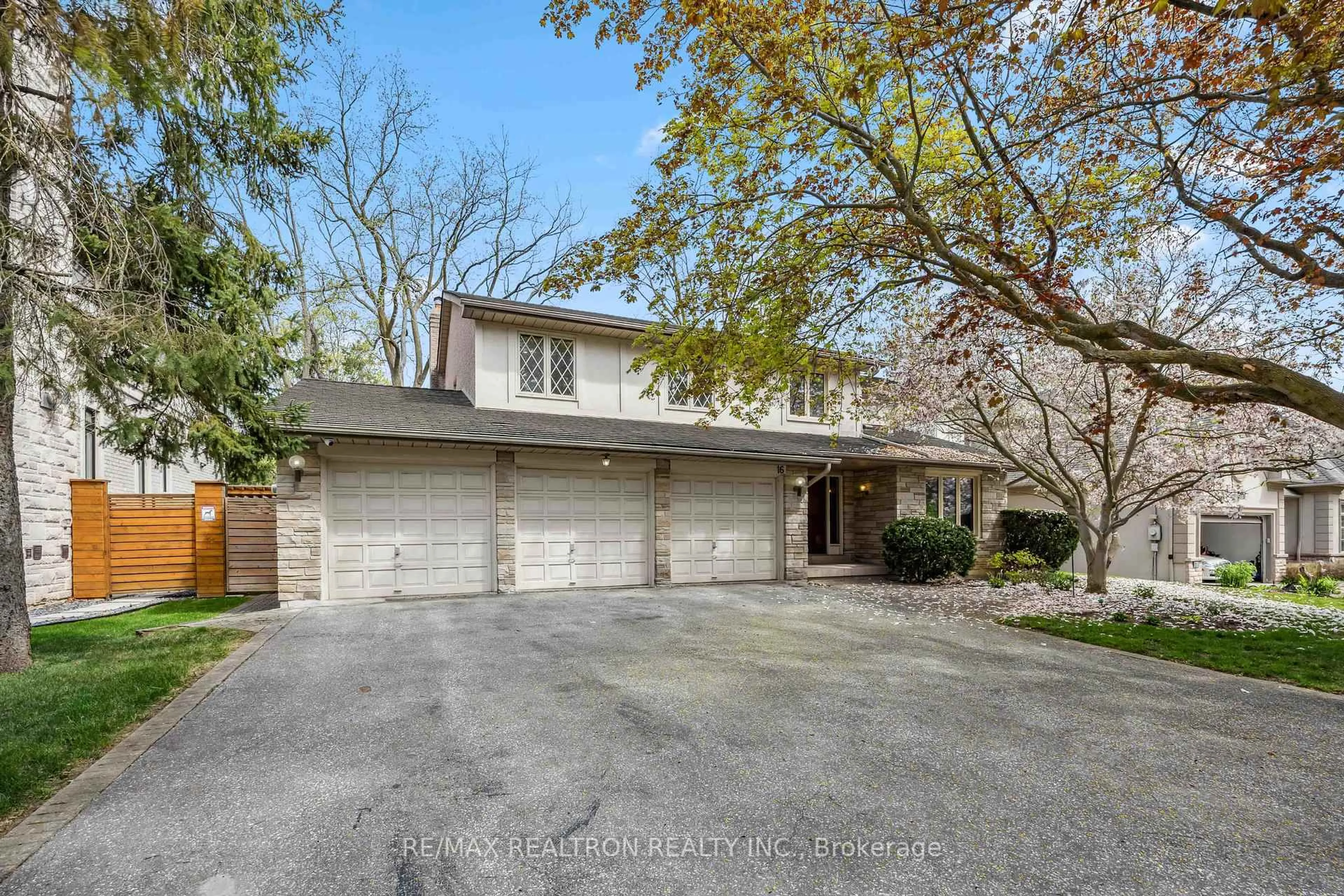 Unknown for 16 Ida St, Markham Ontario L3T 1X5