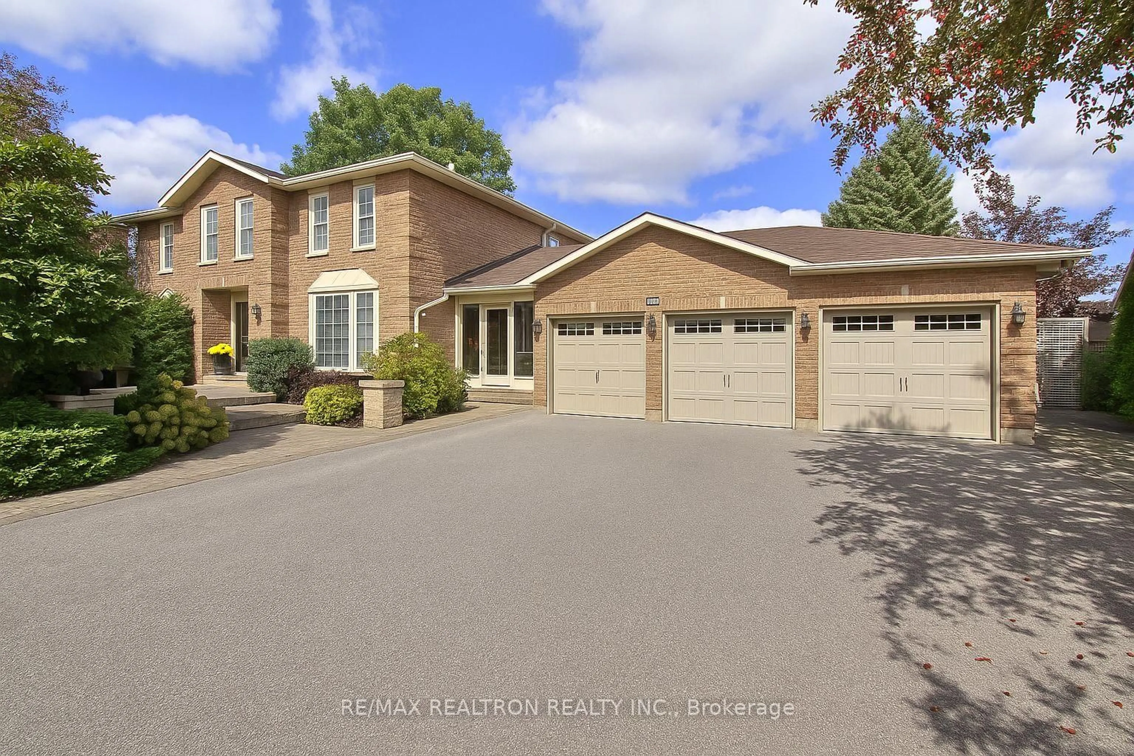 Home with brick exterior material, street for 1824 Mount Albert Rd, East Gwillimbury Ontario L0G 1V0