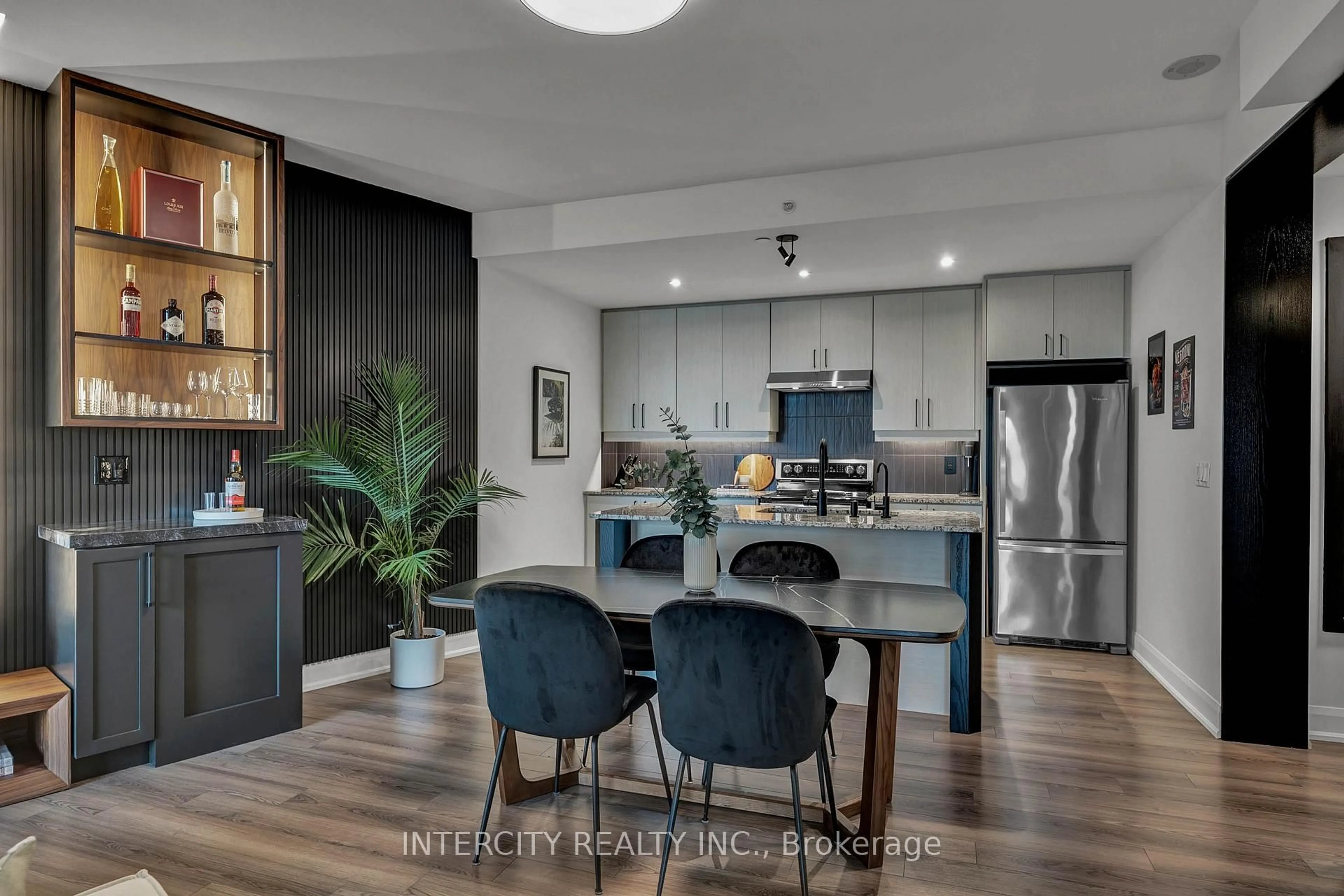 Open concept kitchen, unknown for 2910 Highway 7 #412, Vaughan Ontario L4K 0H8