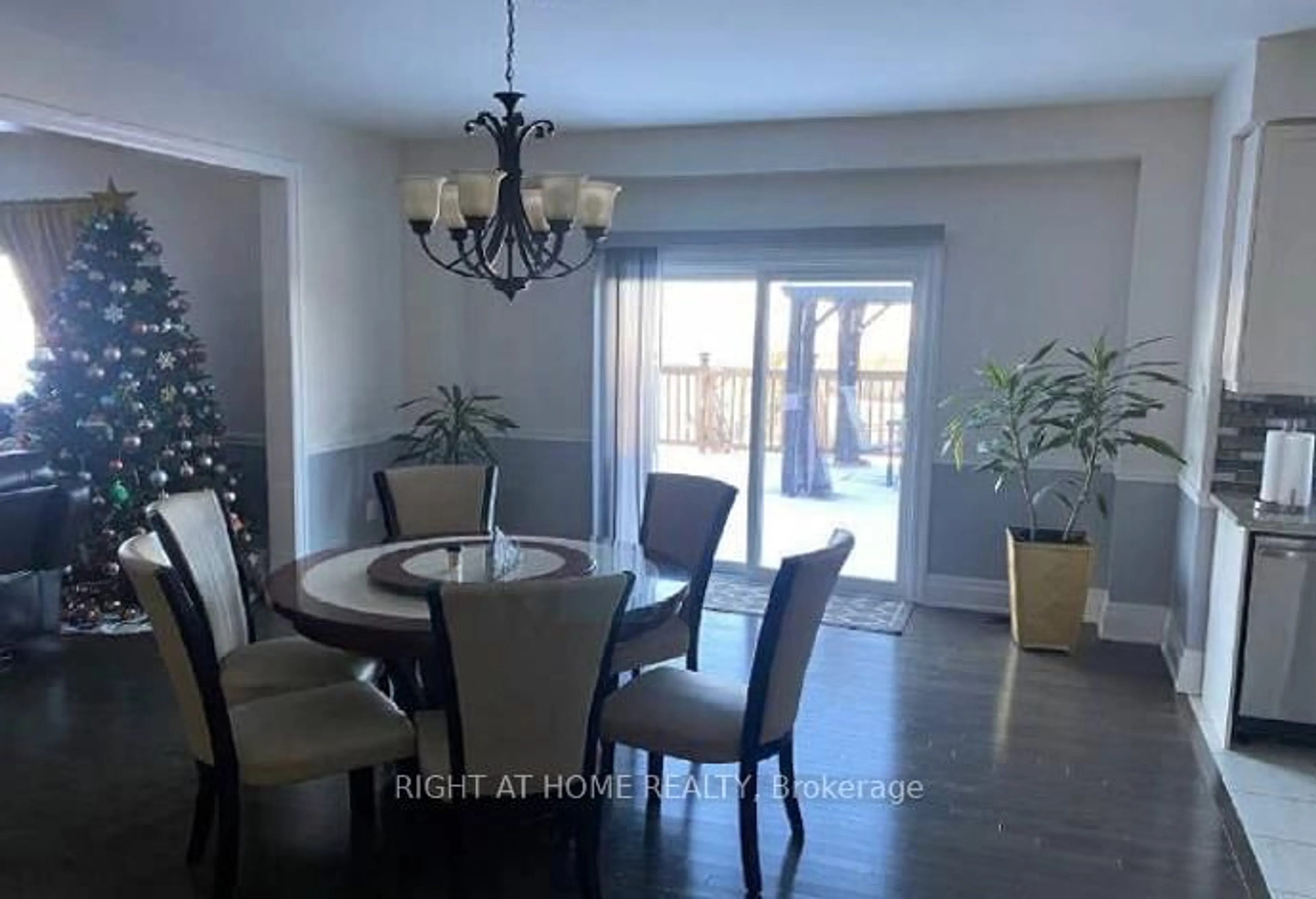 Dining room, unknown for 874 John St, Innisfil Ontario L0L 1K0