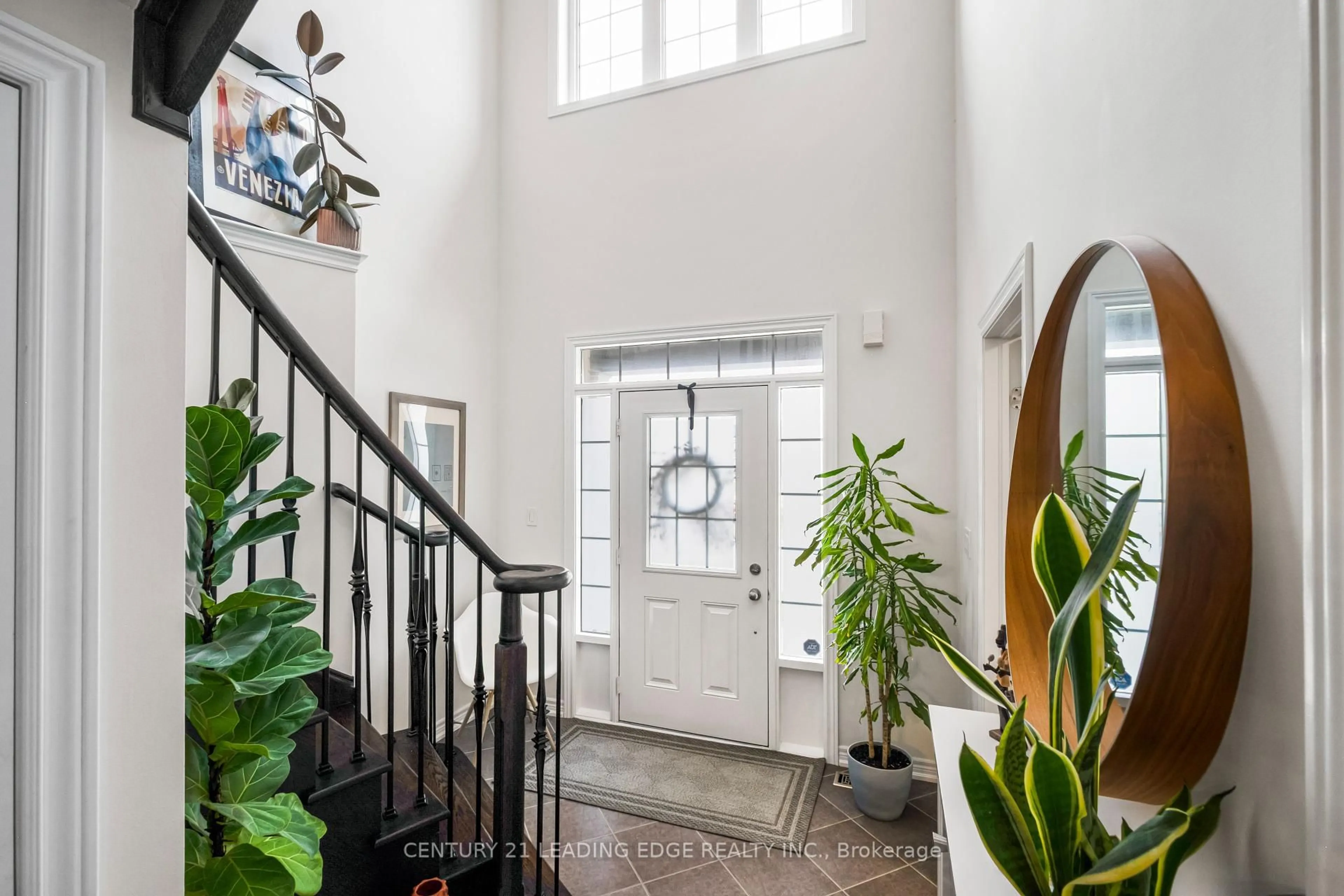 Indoor entryway for 164 Moody Dr, Vaughan Ontario L4H 3Z4