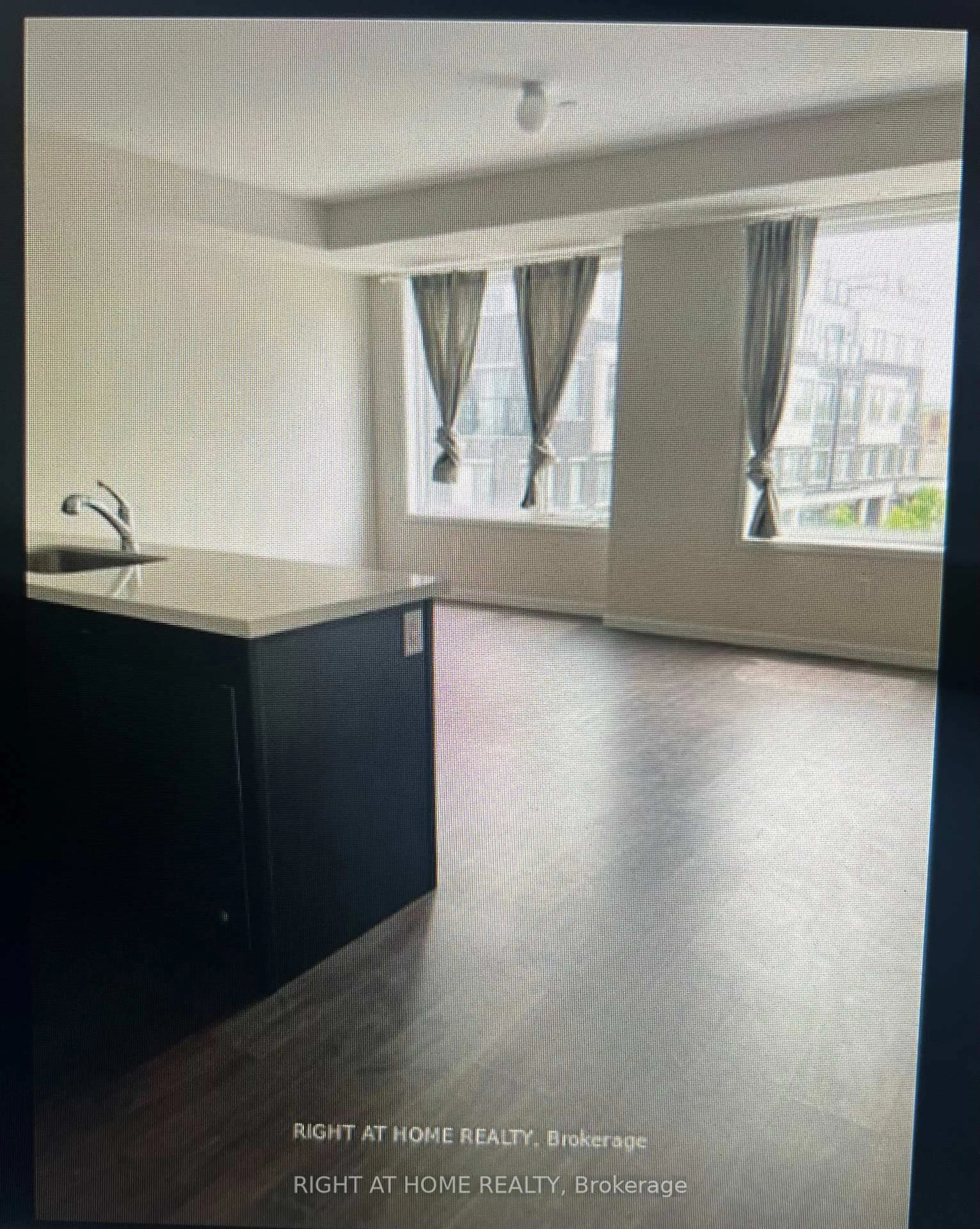 A pic of a room for 200 Alex Gardner Circ #34, Aurora Ontario L4G 3G5