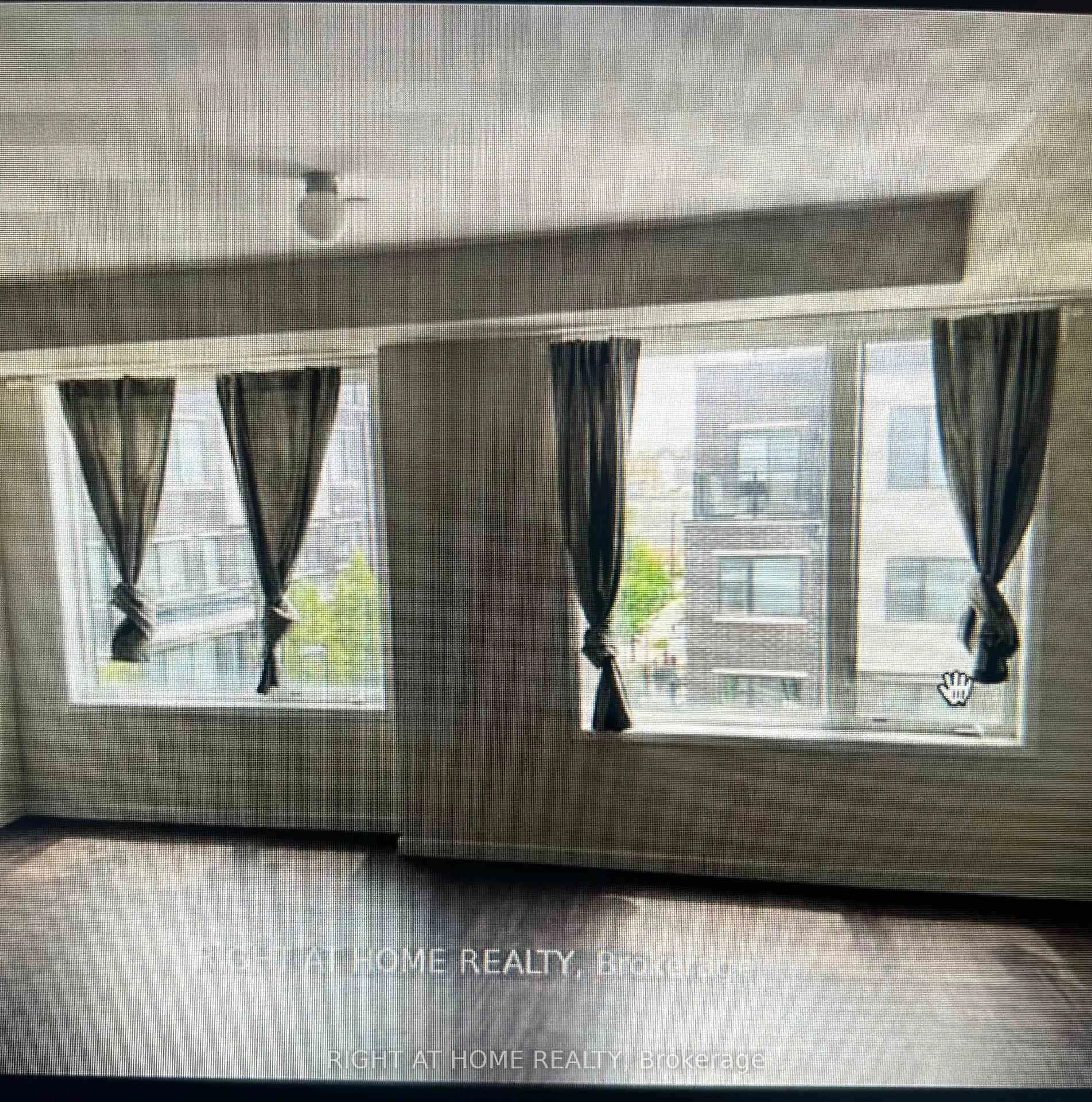 A pic of a room for 200 Alex Gardner Circ #34, Aurora Ontario L4G 3G5